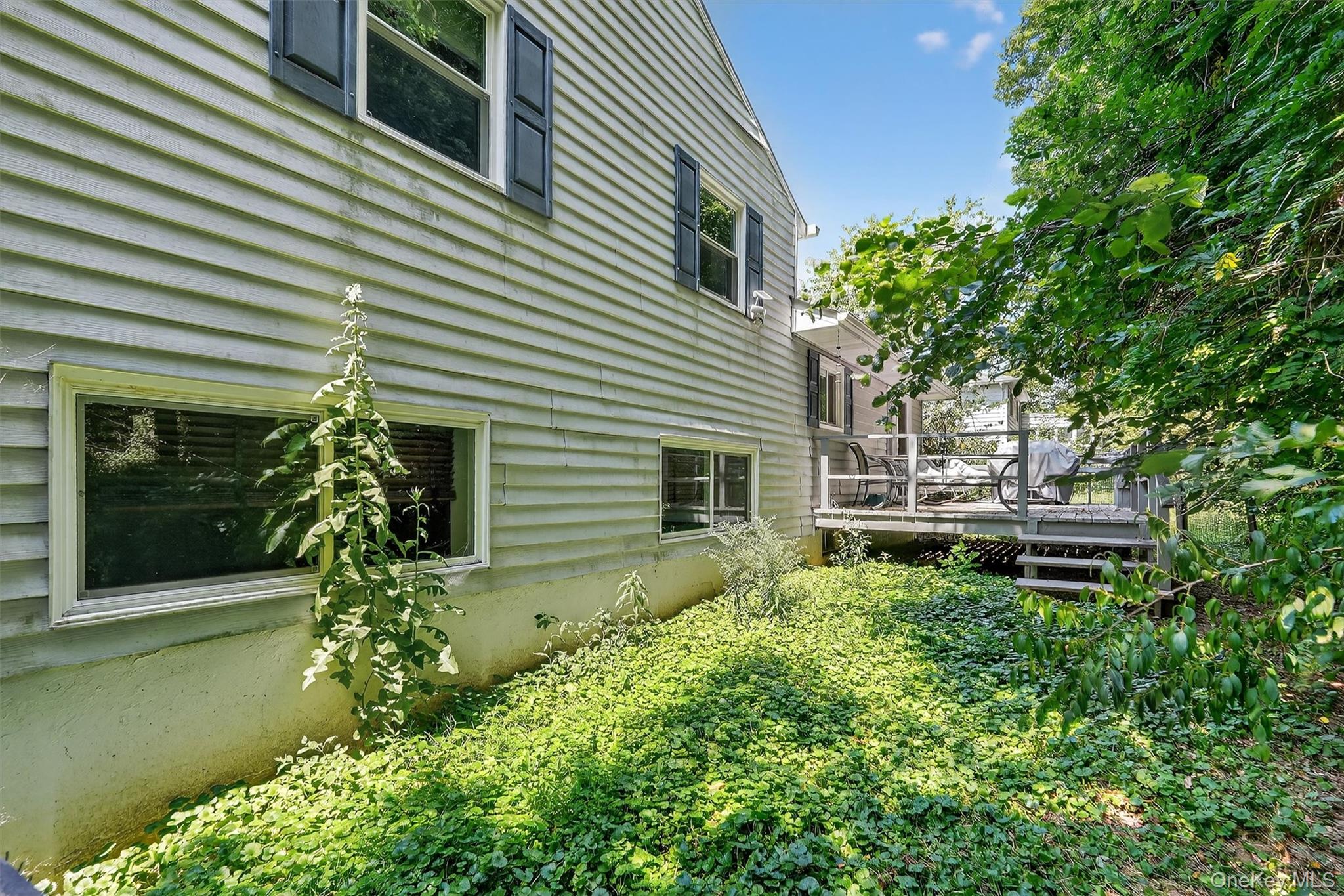 6 Leawood Drive, Briarcliff Manor, NY 10562