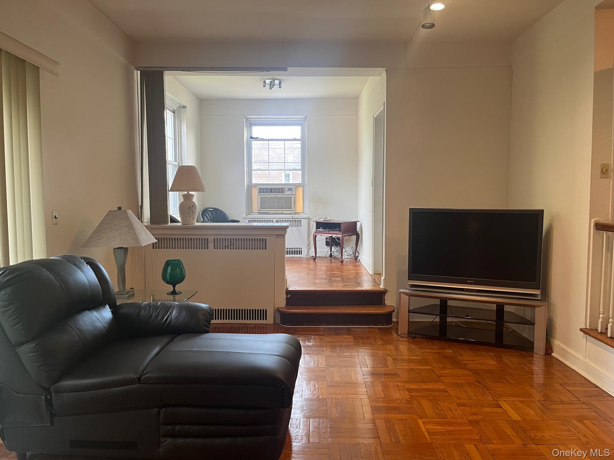 230 Central Avenue # 3J, Lawrence, NY 11559