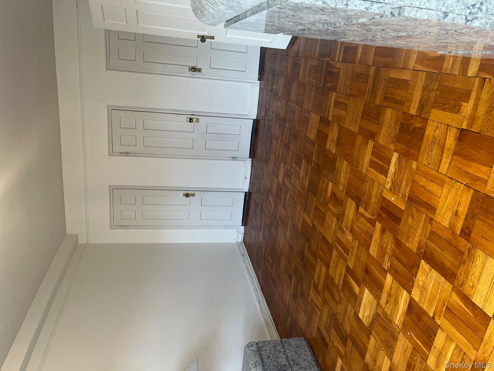 230 Central Avenue # 3J, Lawrence, NY 11559