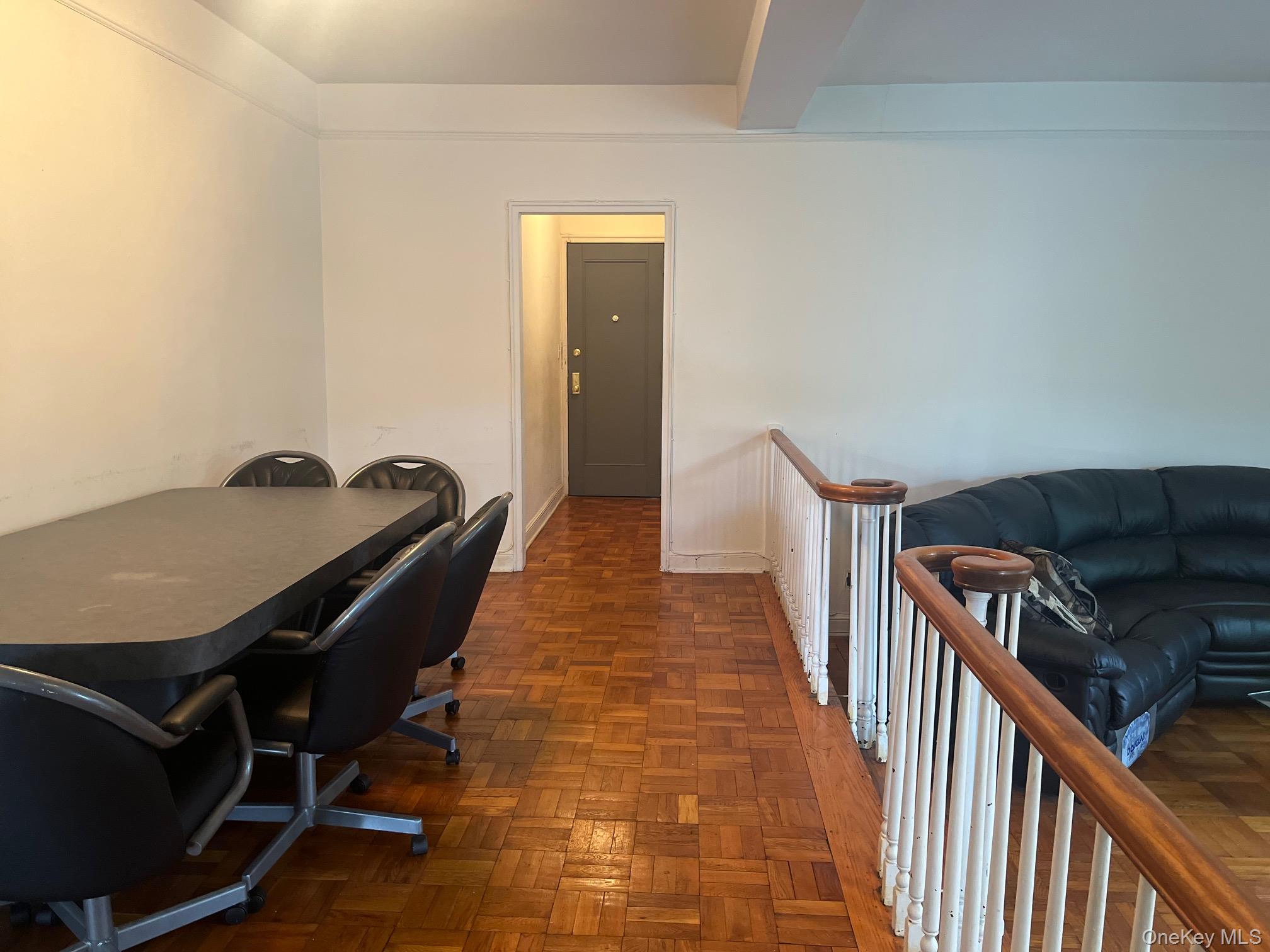 230 Central Avenue # 3J, Lawrence, NY 11559