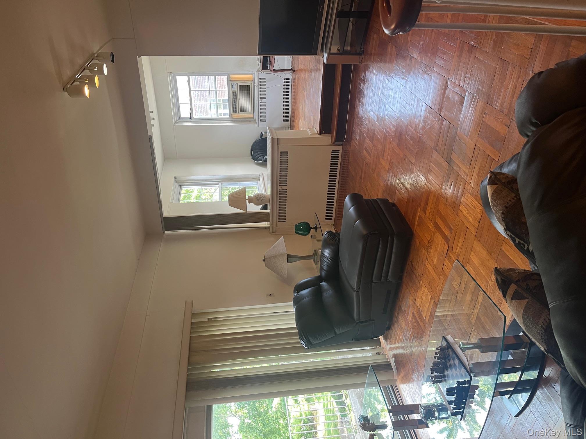 230 Central Avenue # 3J, Lawrence, NY 11559