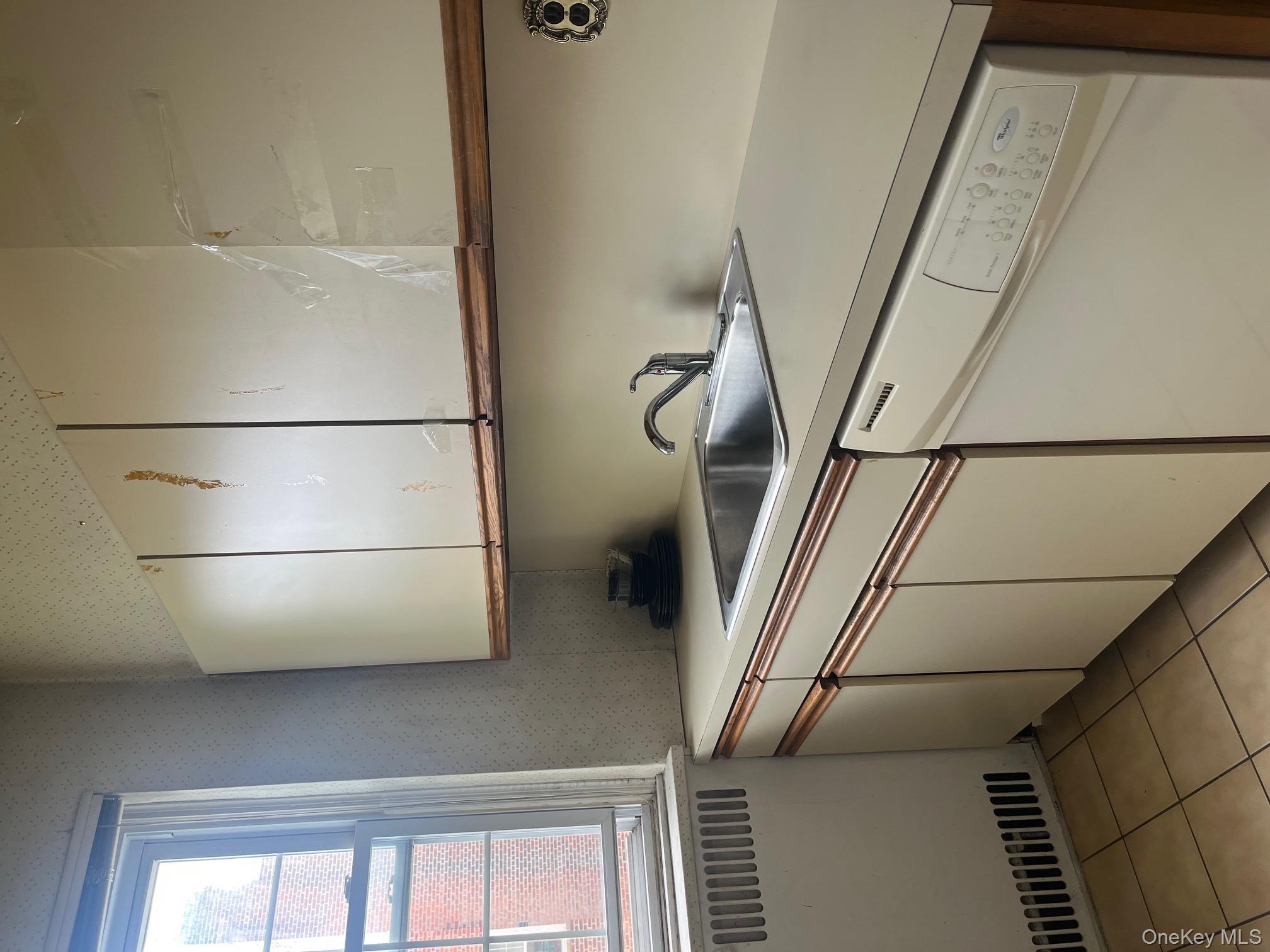 230 Central Avenue # 3J, Lawrence, NY 11559