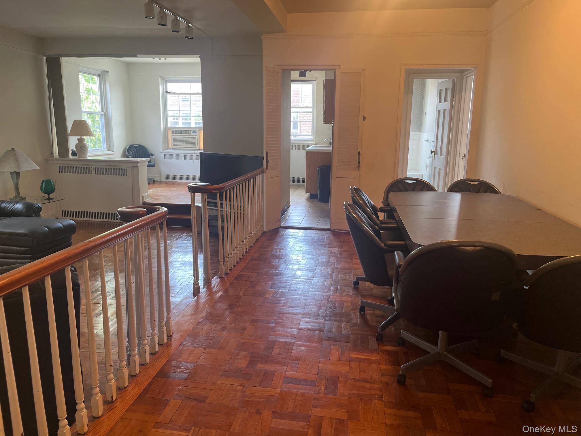 230 Central Avenue # 3J, Lawrence, NY 11559