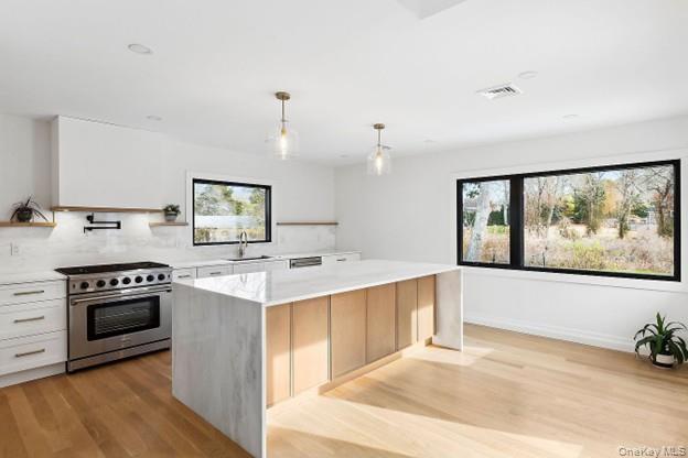 10 Lenape Road, Southampton, NY 11968