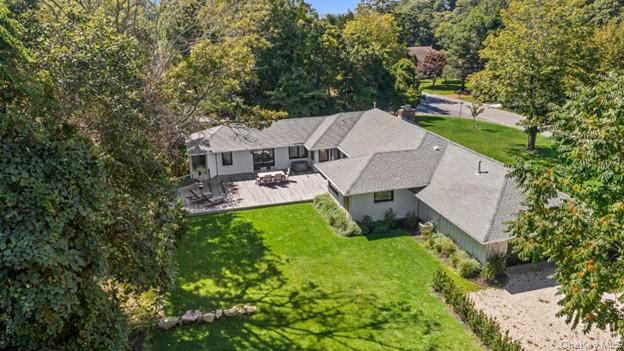 10 Lenape Road, Southampton, NY 11968