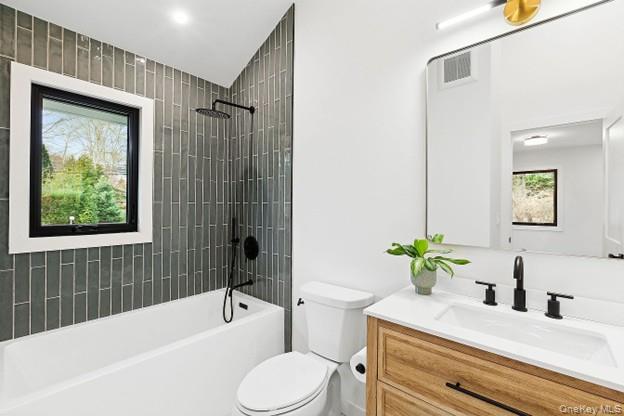 10 Lenape Road, Southampton, NY 11968