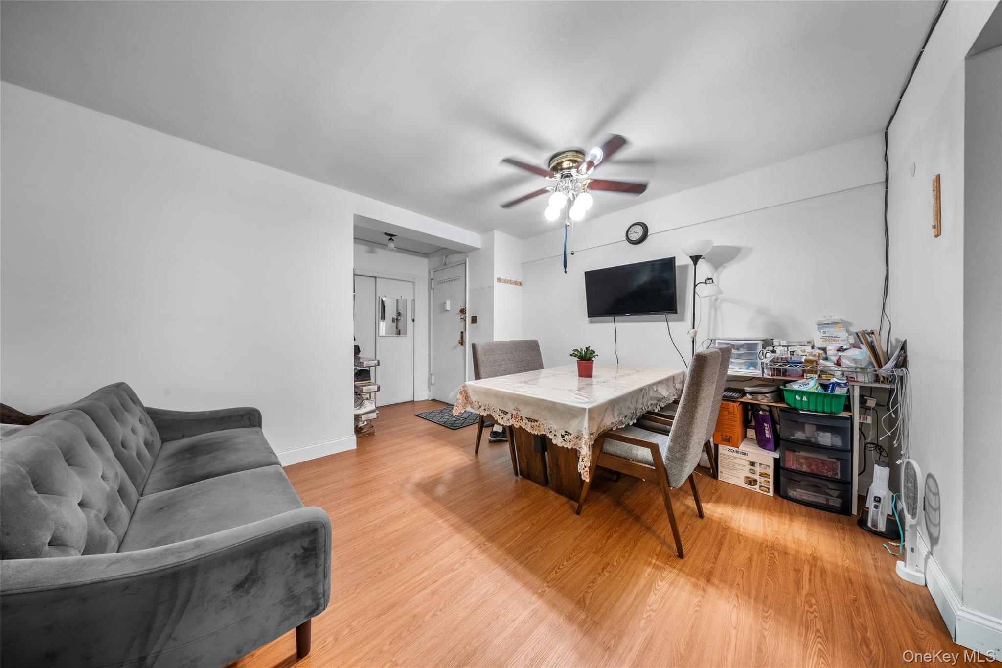 22424 Union Turnpike # 1H, Oakland Gardens, NY 11364