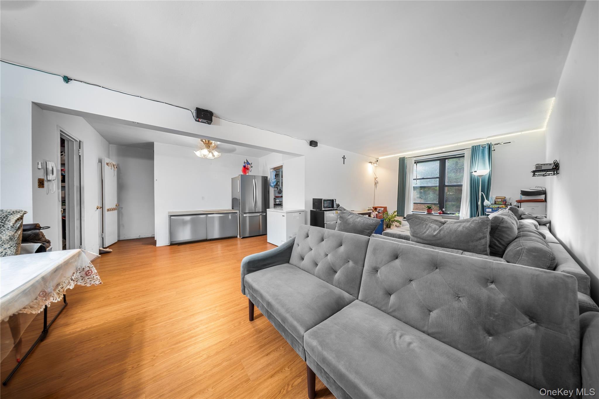 22424 Union Turnpike # 1H, Oakland Gardens, NY 11364