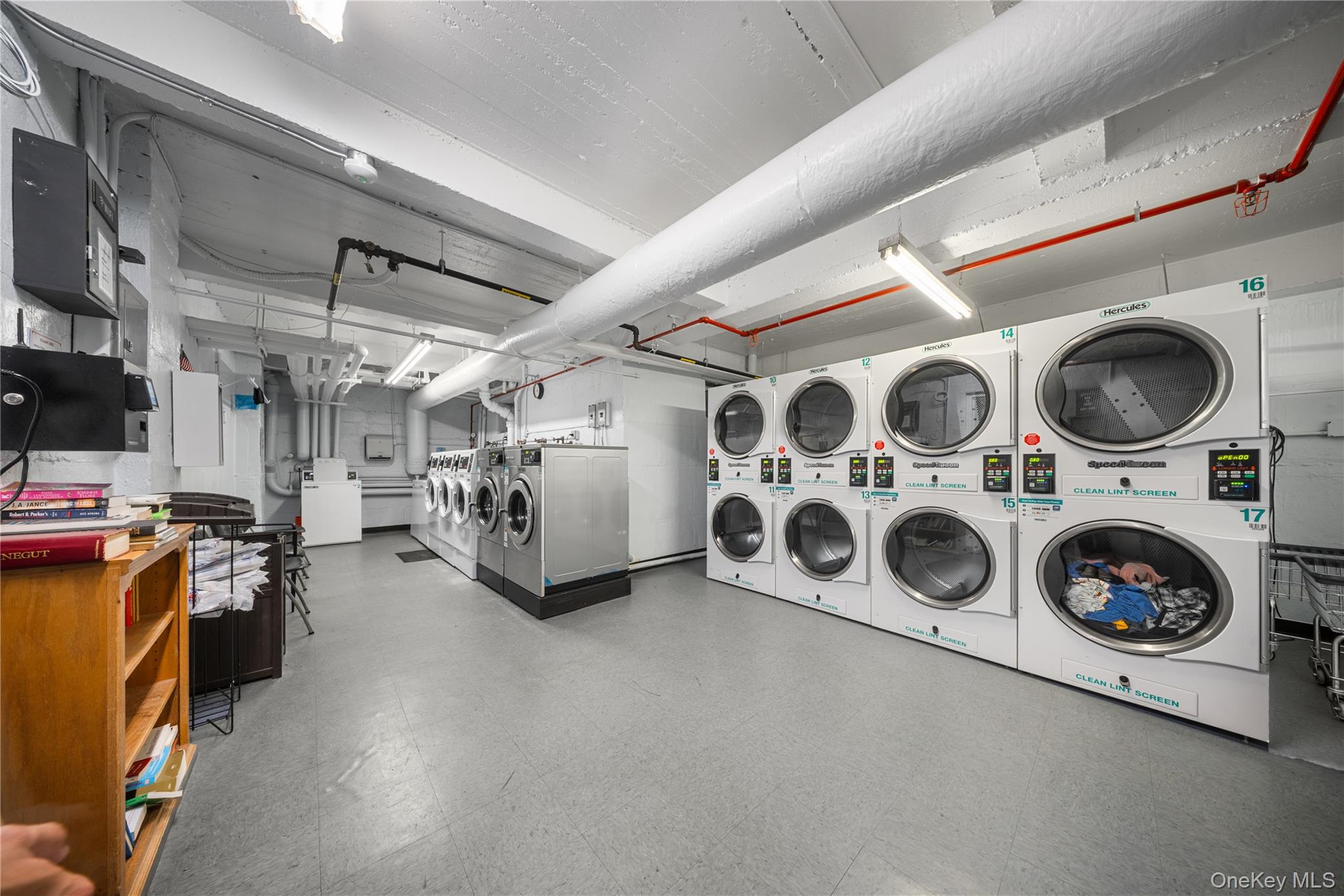 22424 Union Turnpike # 1H, Oakland Gardens, NY 11364