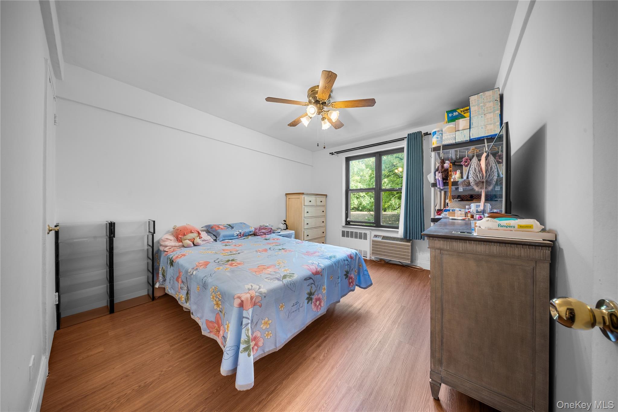 22424 Union Turnpike # 1H, Oakland Gardens, NY 11364