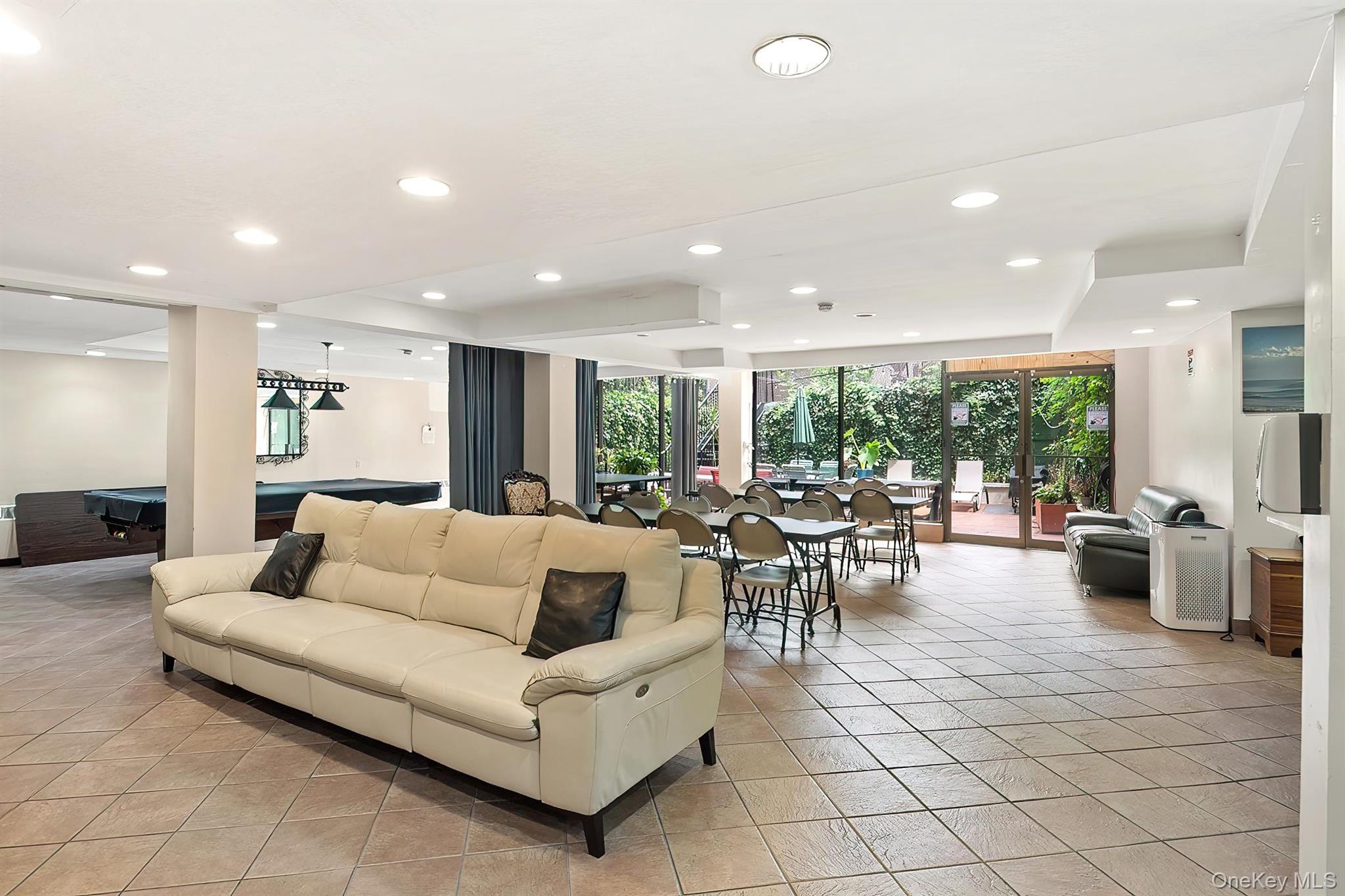 1874 Pelham Parkway South # 6M, Bronx, NY 10461