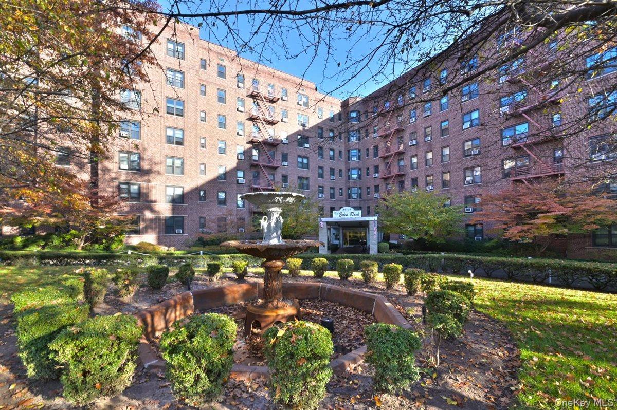 84-01 Main Street # 728, Briarwood, NY 11435