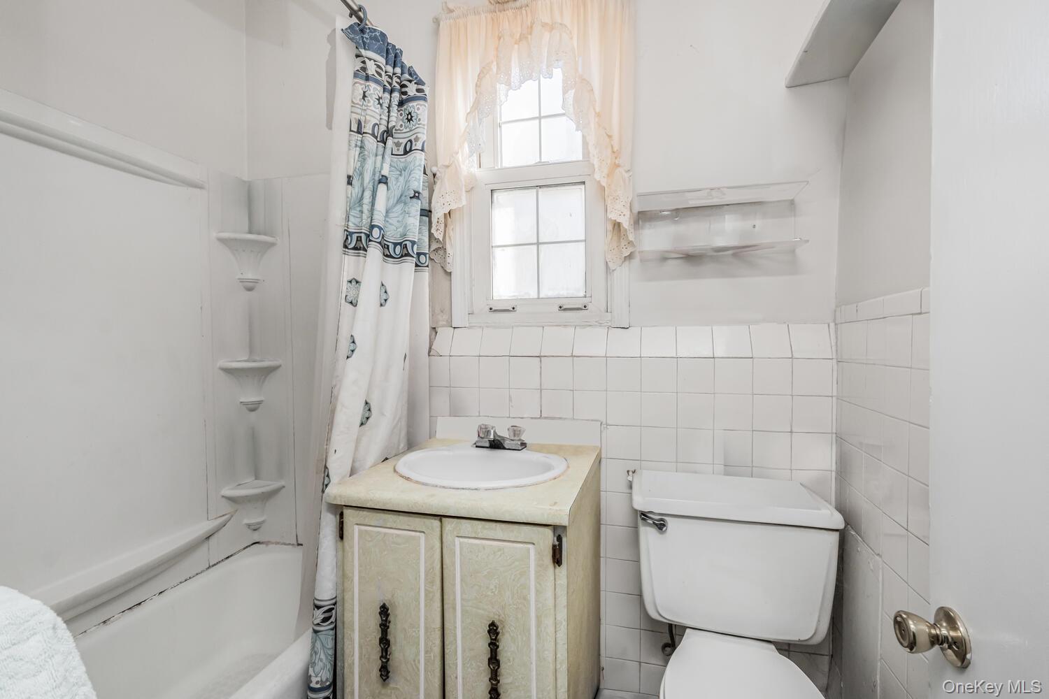 166 Lockwood Avenue, Yonkers, NY 10701