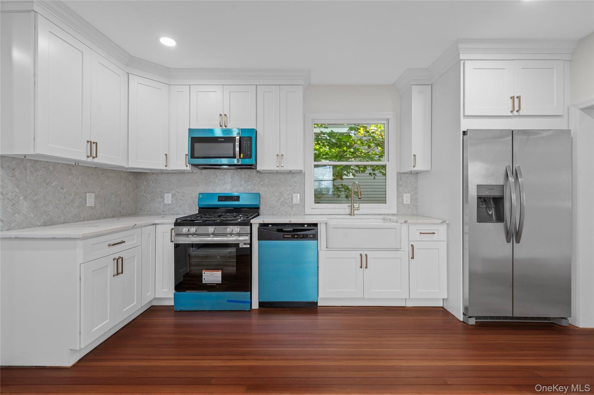 15 E Hamilton Avenue, Massapequa, NY 11758