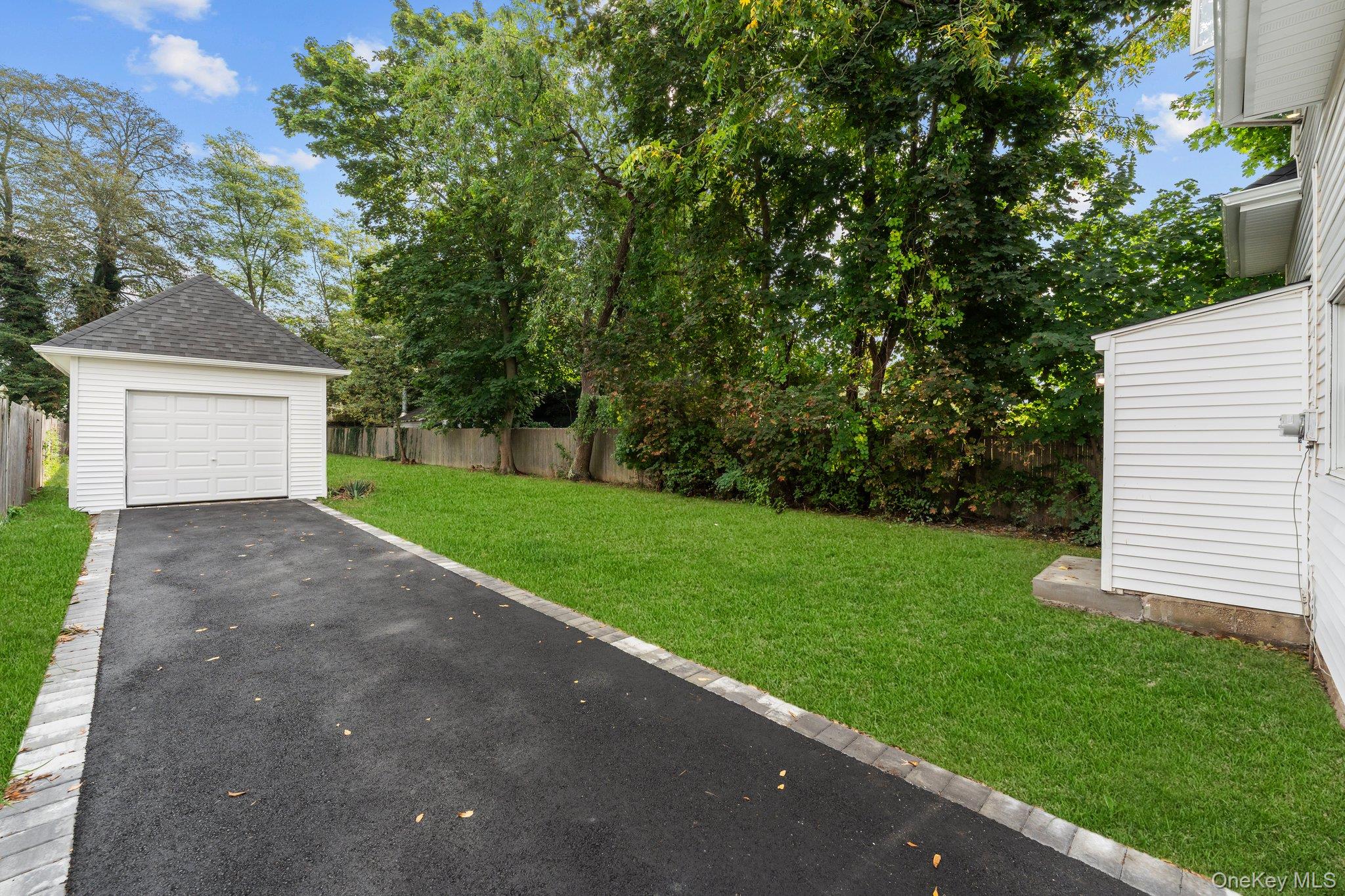 15 E Hamilton Avenue, Massapequa, NY 11758