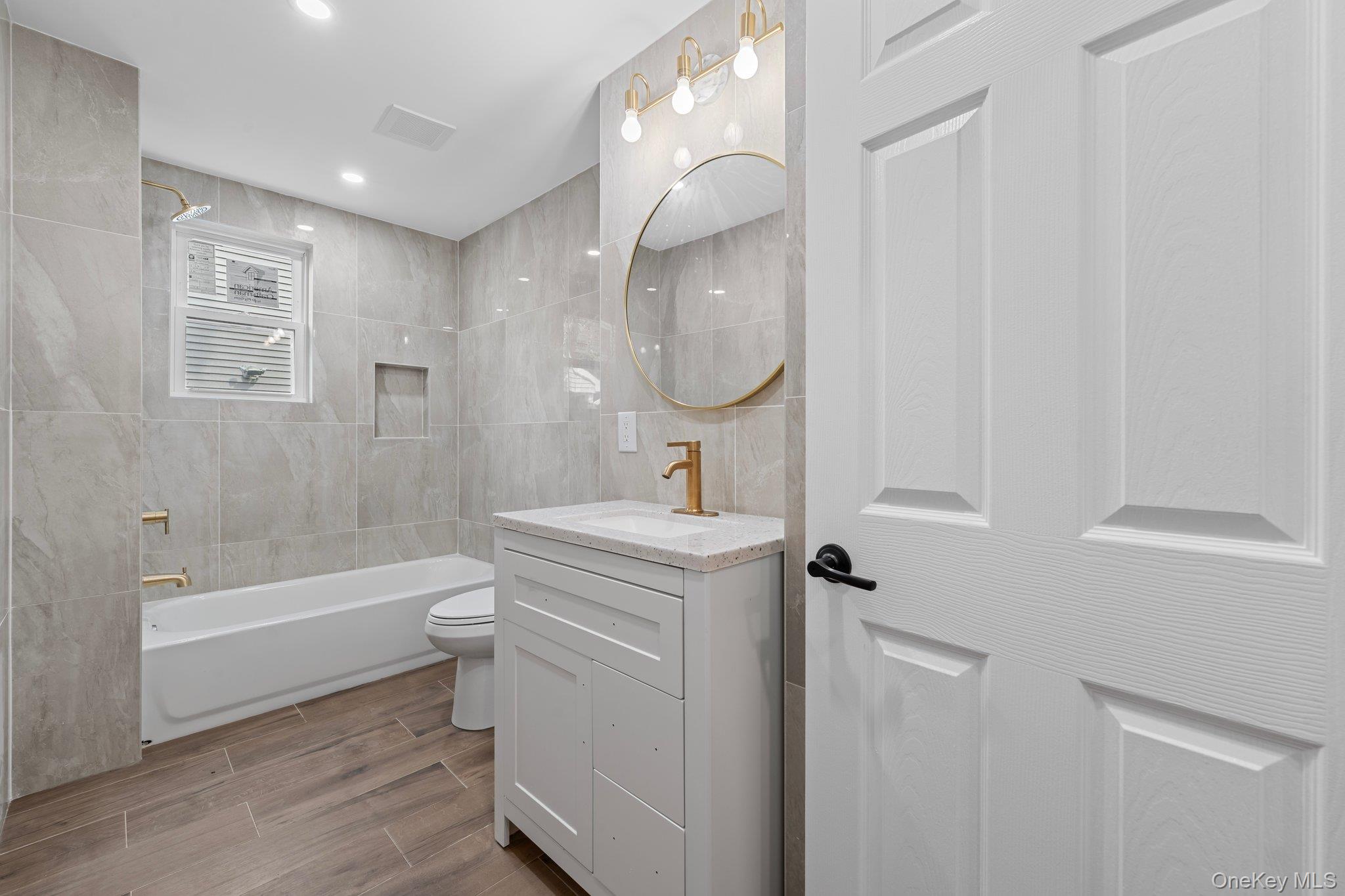 15 E Hamilton Avenue, Massapequa, NY 11758