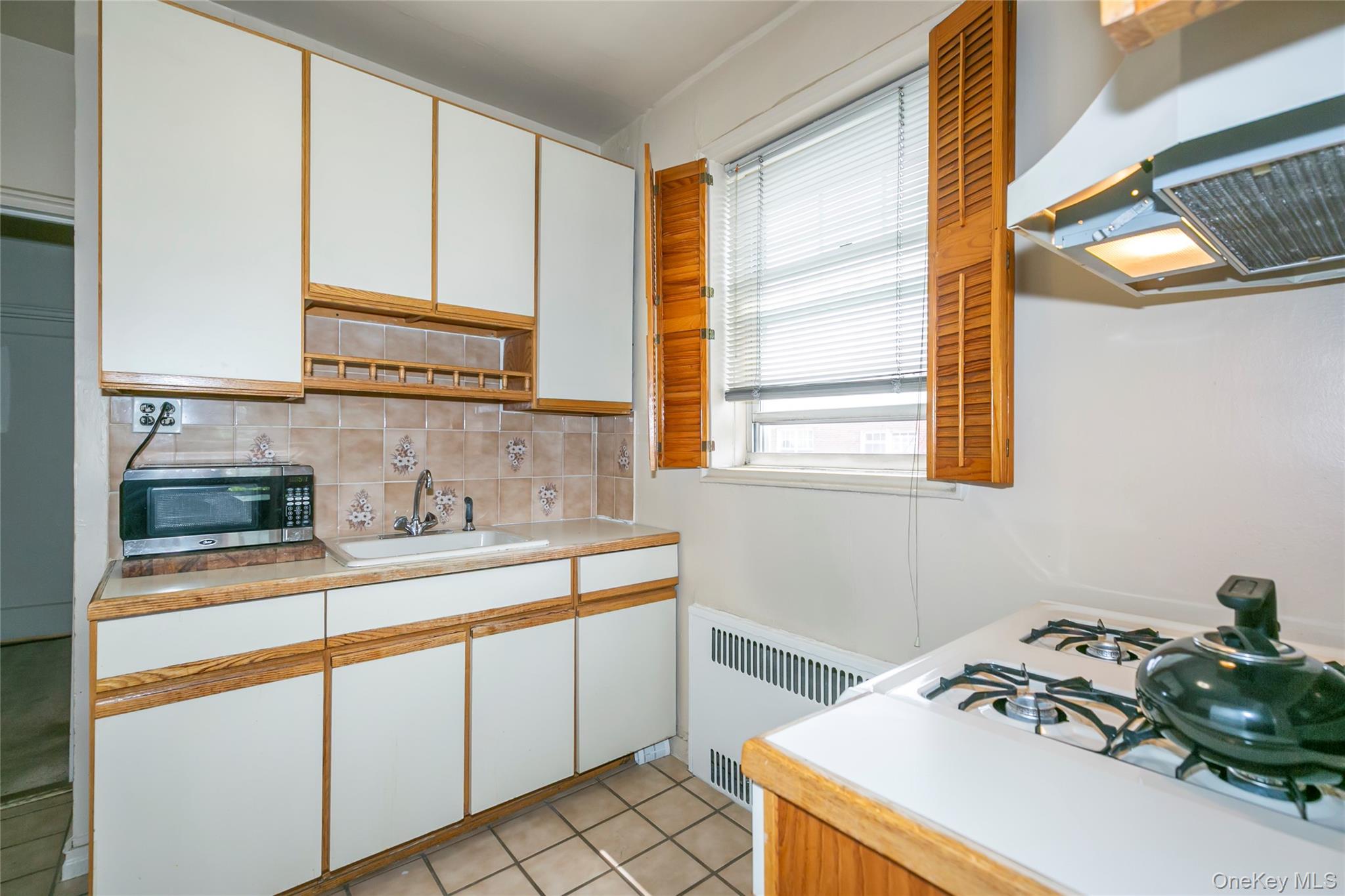 77-15 113 Street # 6L, Forest Hills, NY 11375