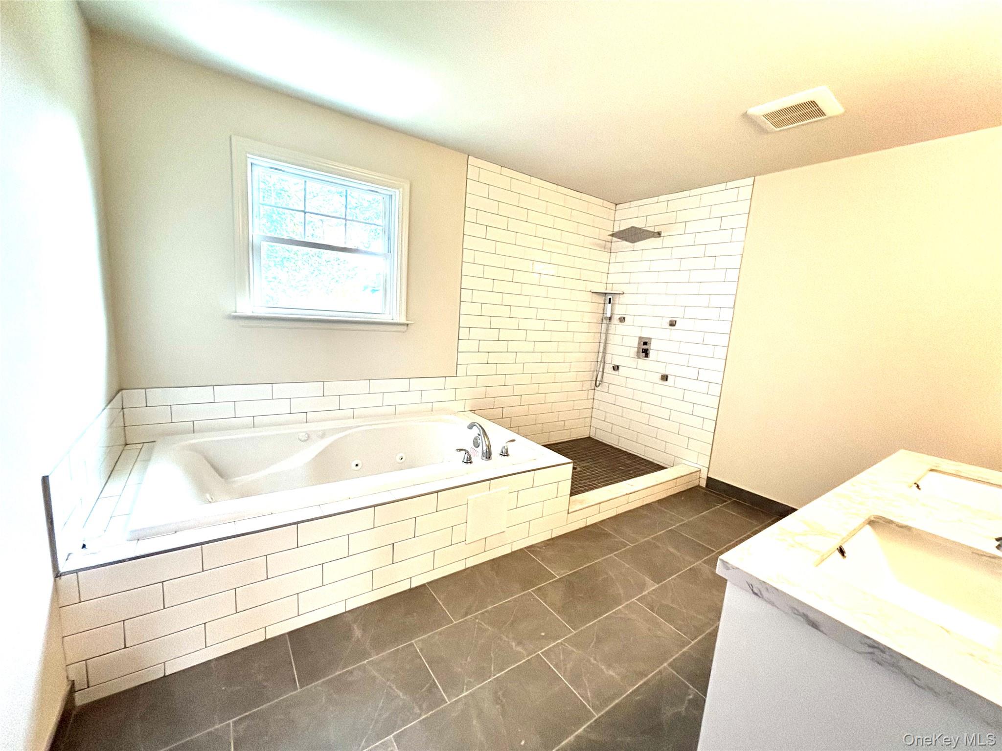 726 Middle, Bayport, NY 11705