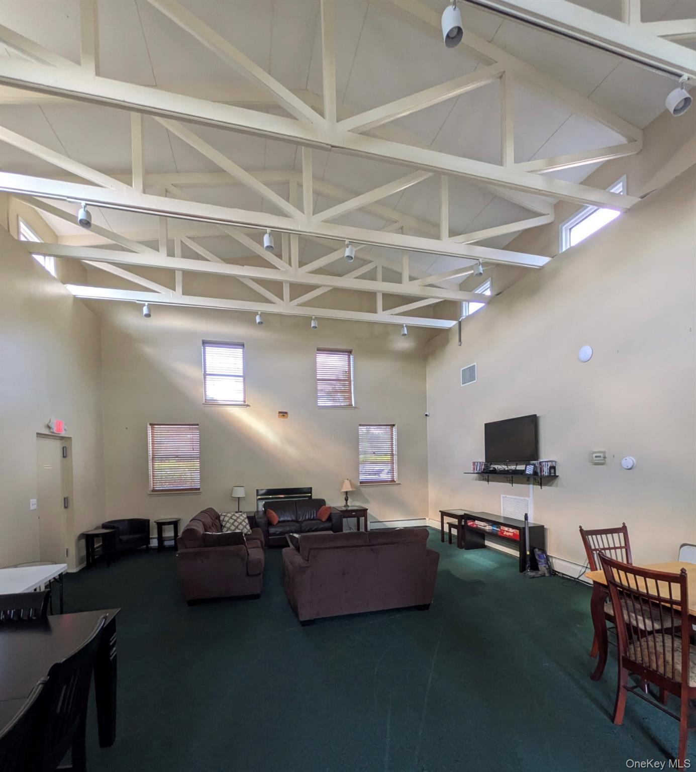 2453 B Union Boulevard # 15A, Islip, NY 11751