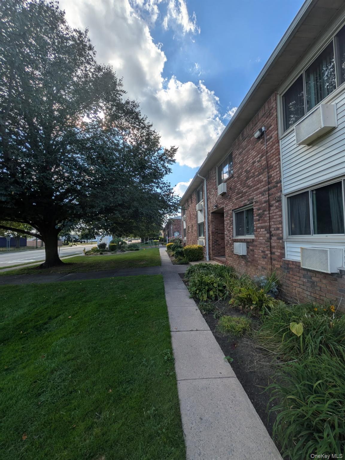 2453 B Union Boulevard # 15A, Islip, NY 11751