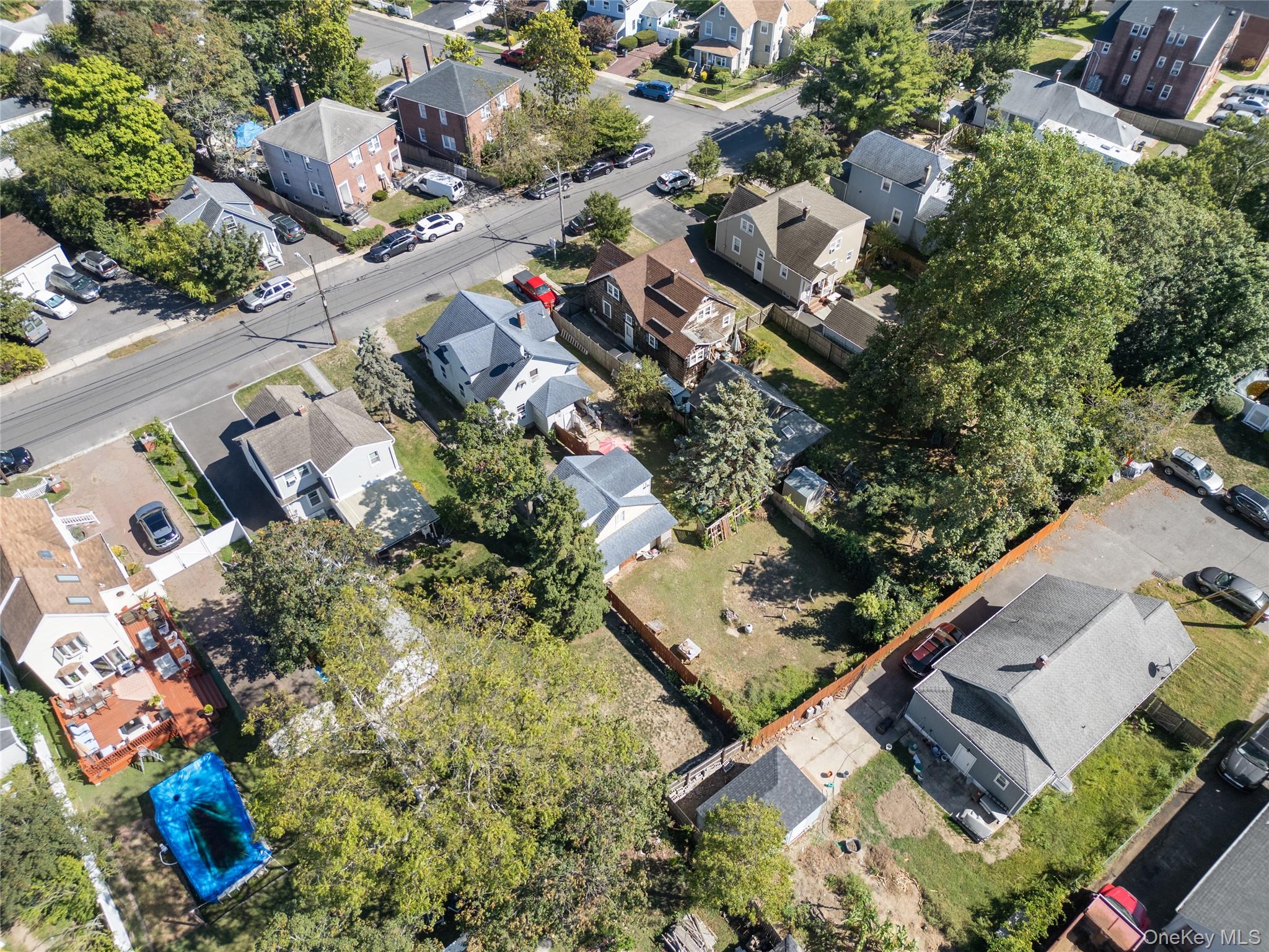 62 Center Avenue, Bay Shore, NY 11706