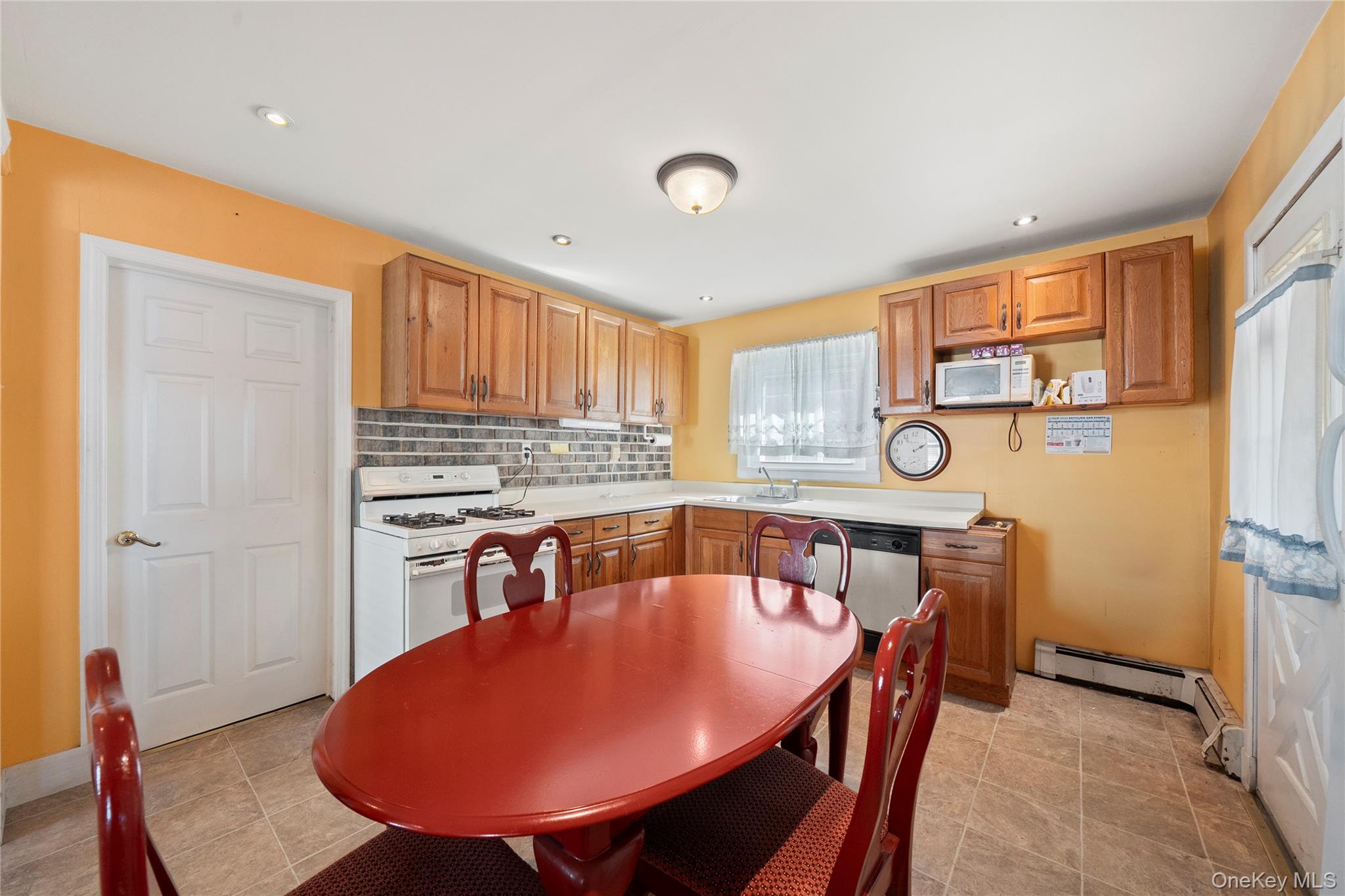 62 Center Avenue, Bay Shore, NY 11706