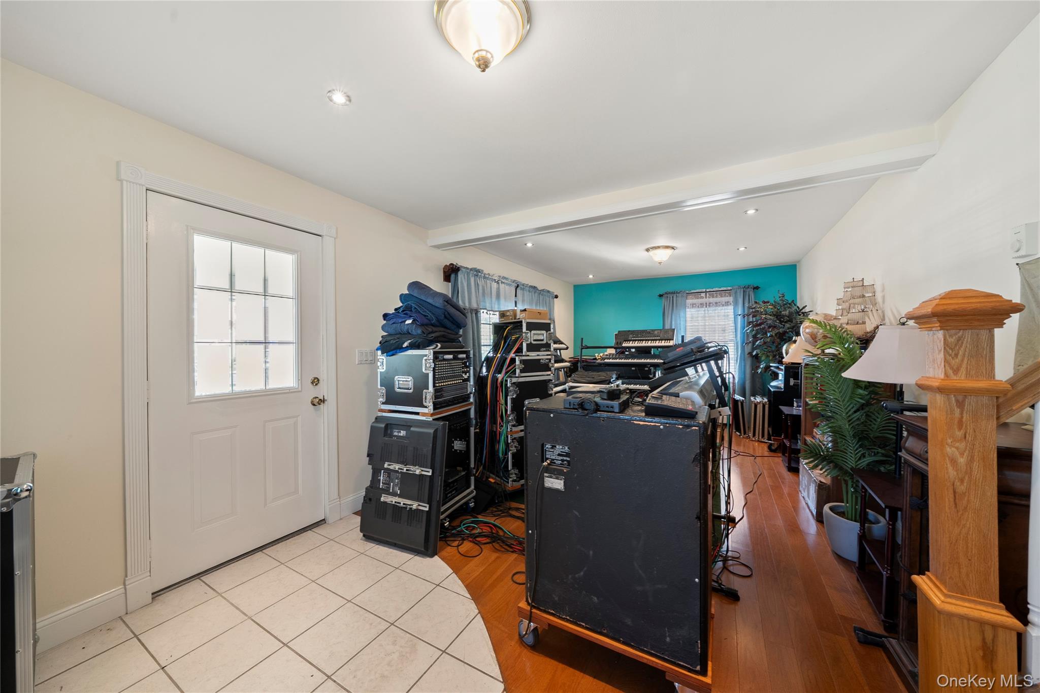 62 Center Avenue, Bay Shore, NY 11706