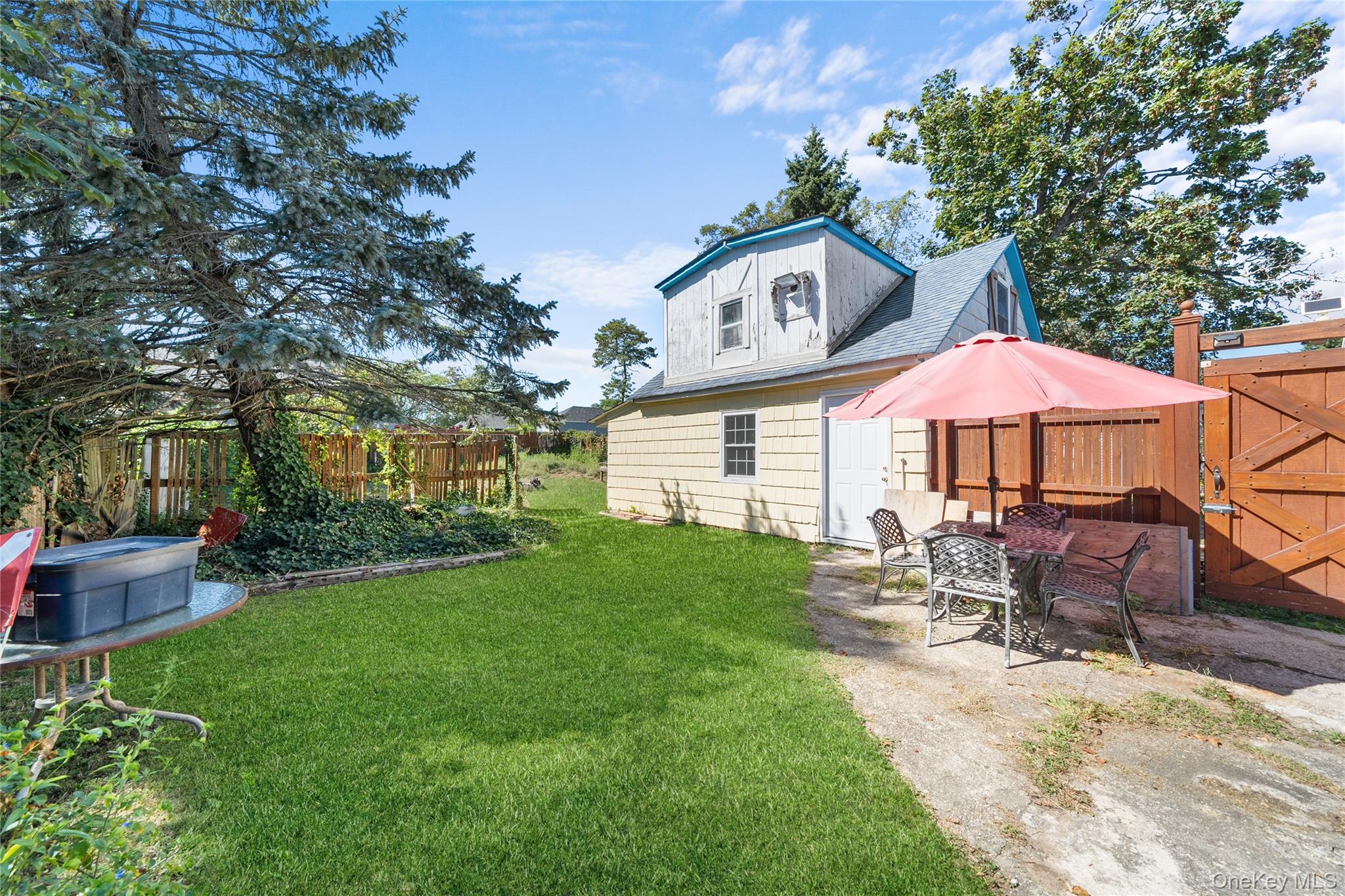 62 Center Avenue, Bay Shore, NY 11706