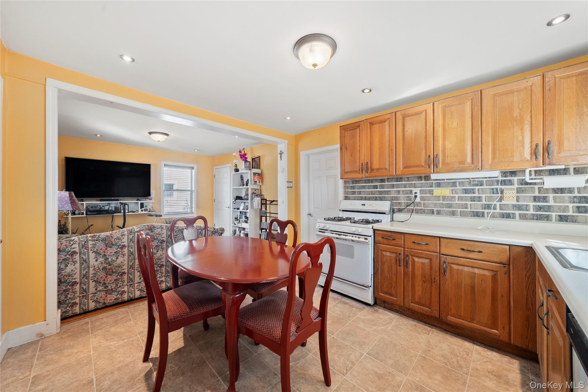 62 Center Avenue, Bay Shore, NY 11706