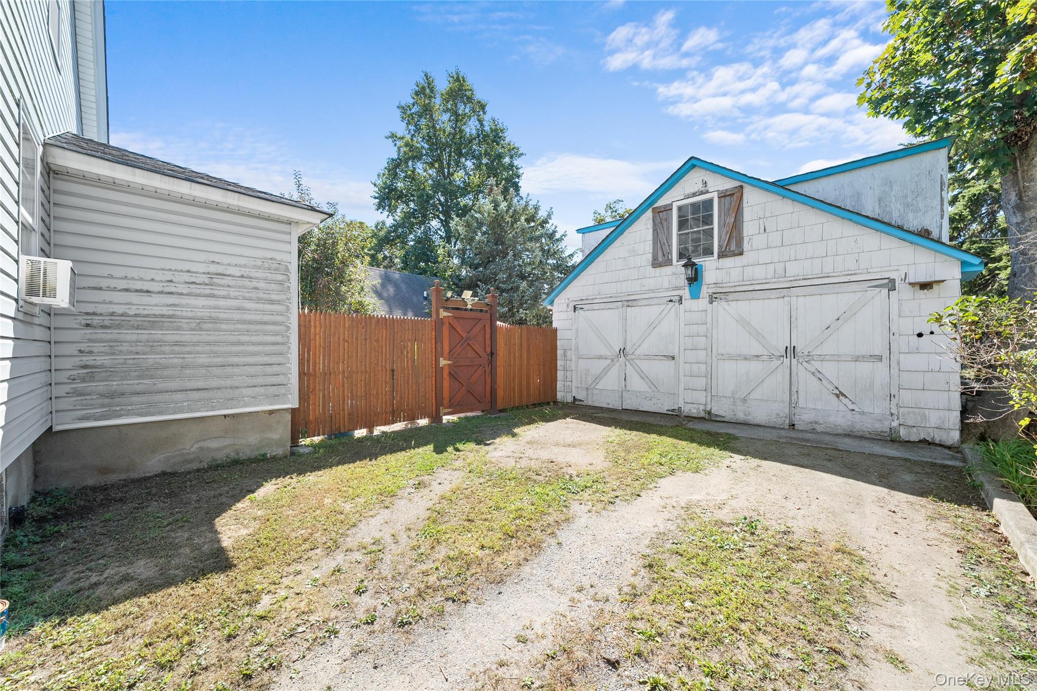 62 Center Avenue, Bay Shore, NY 11706