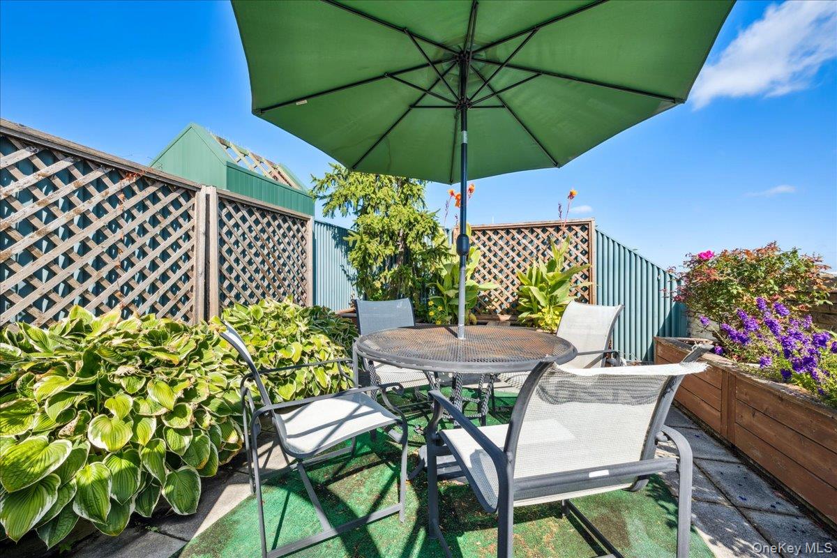 100 Hilton Avenue # 907, Garden City, NY 11530