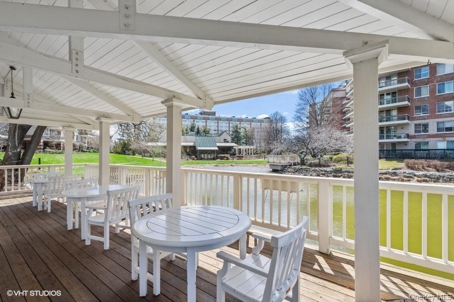 100 Hilton Avenue # 907, Garden City, NY 11530