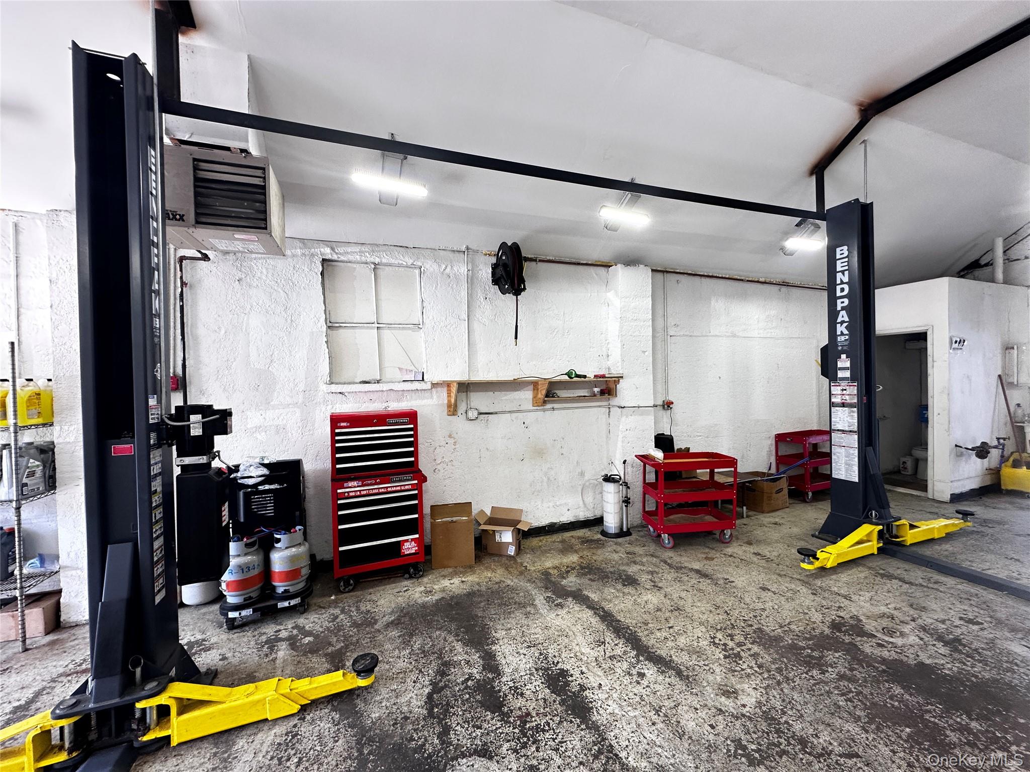 95 E Jericho Turnpike, Huntington, NY 11746