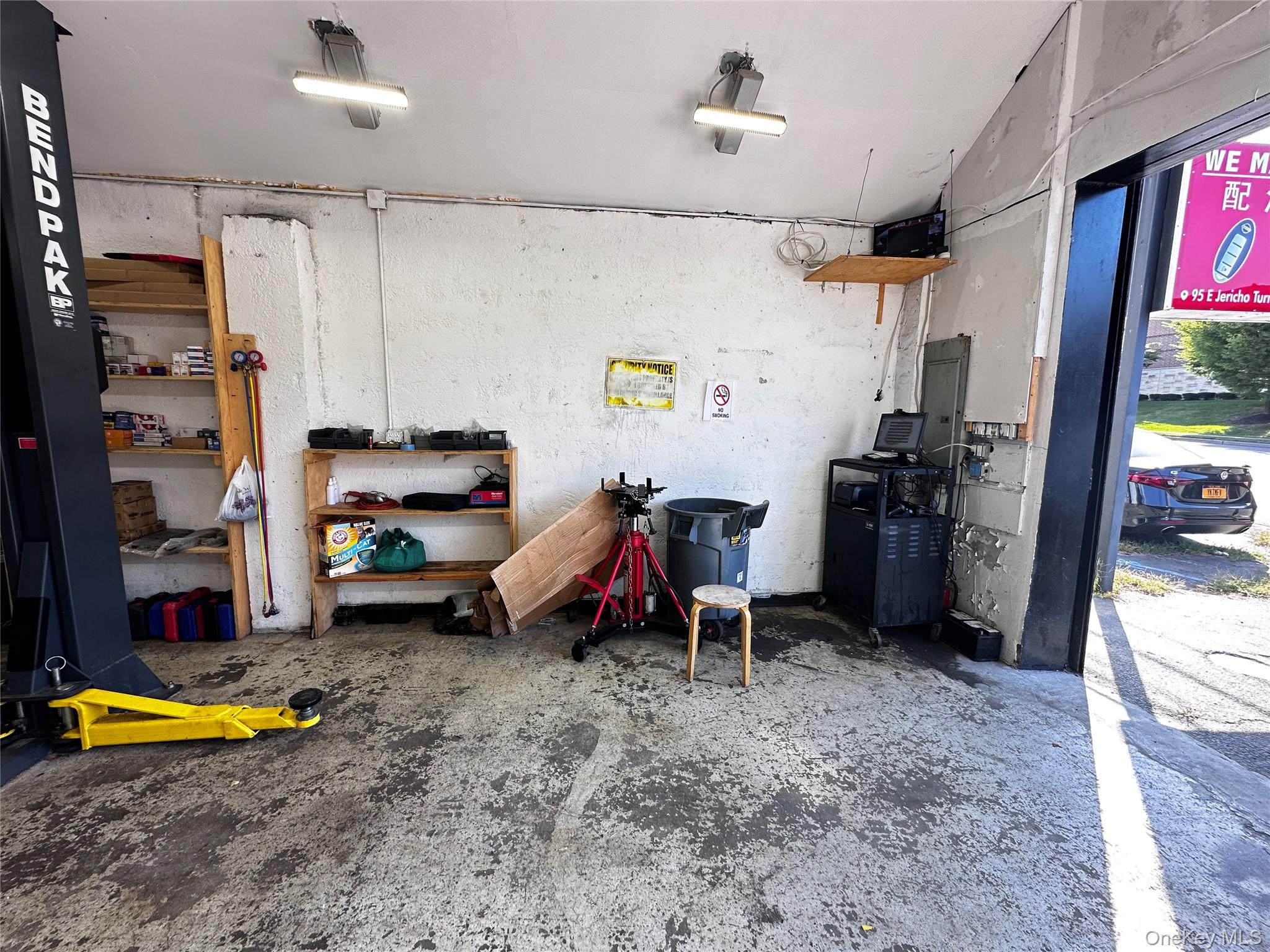 95 E Jericho Turnpike, Huntington, NY 11746