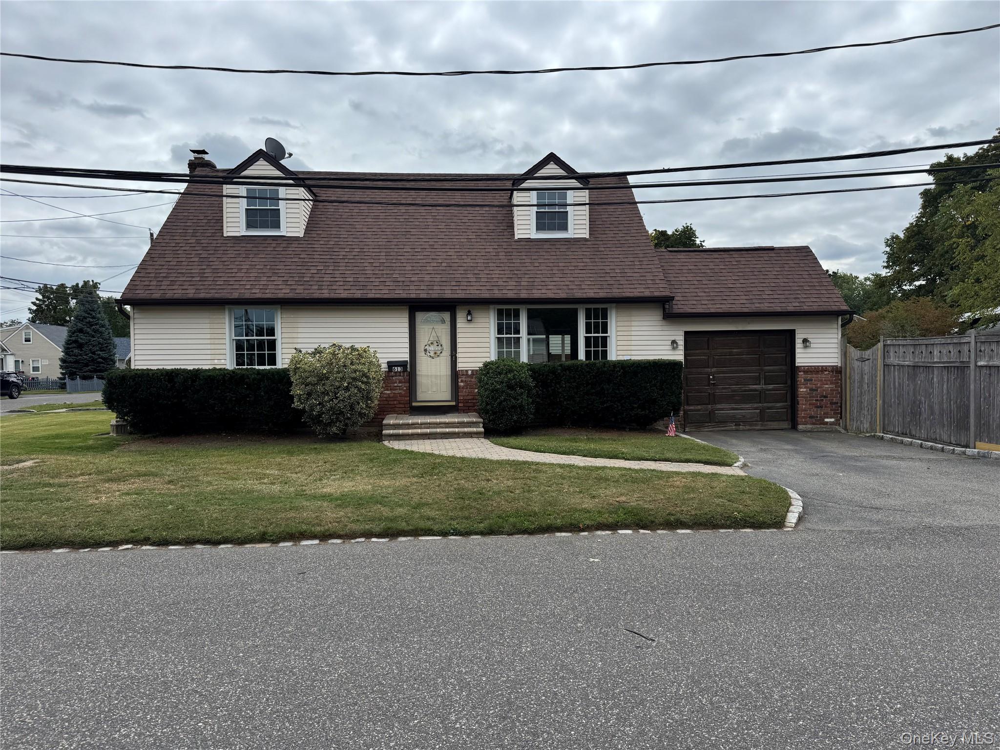 613 6th Street, East Northport, NY 11731