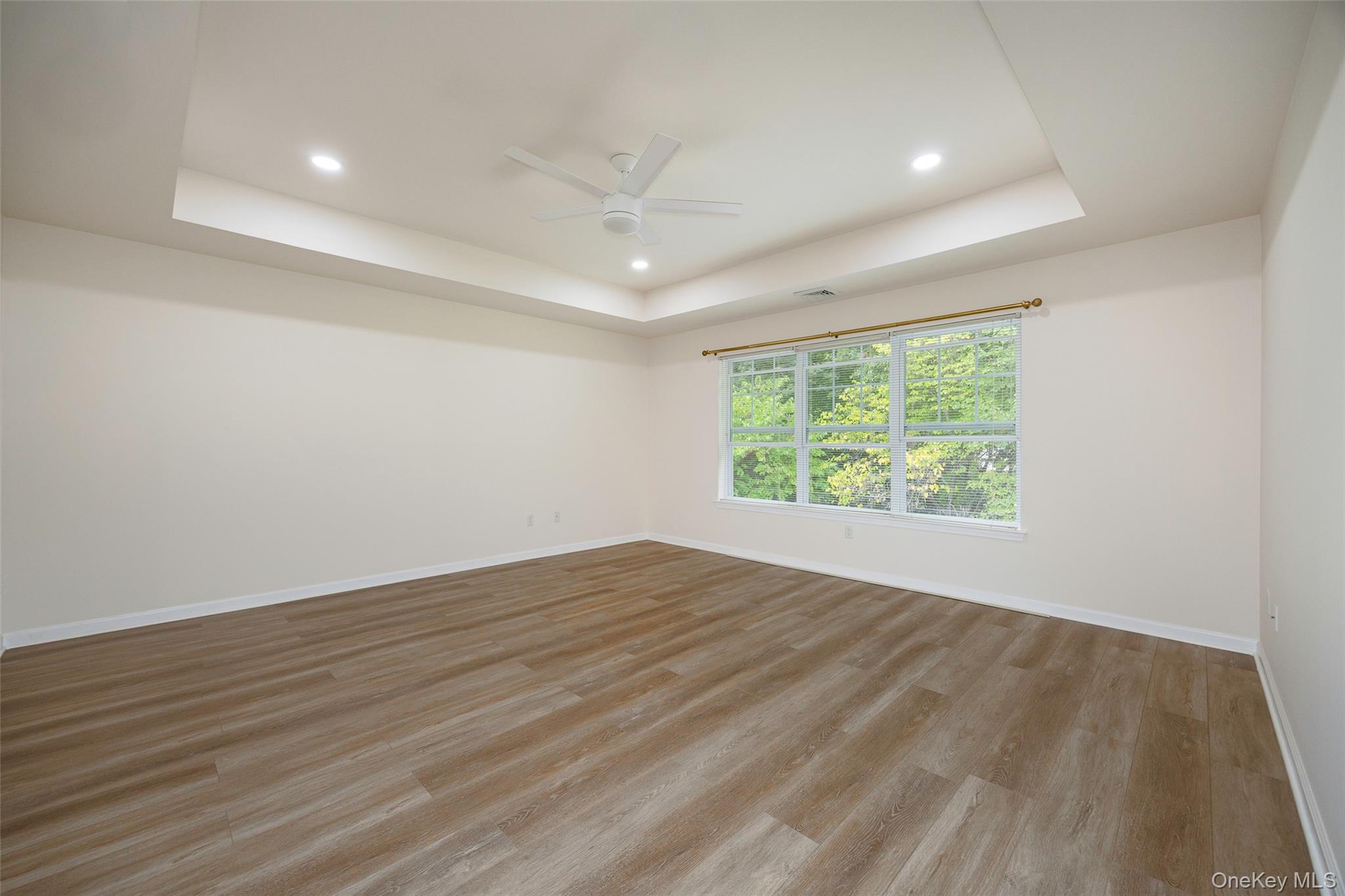 32 Halley Court, Poughkeepsie, NY 12601