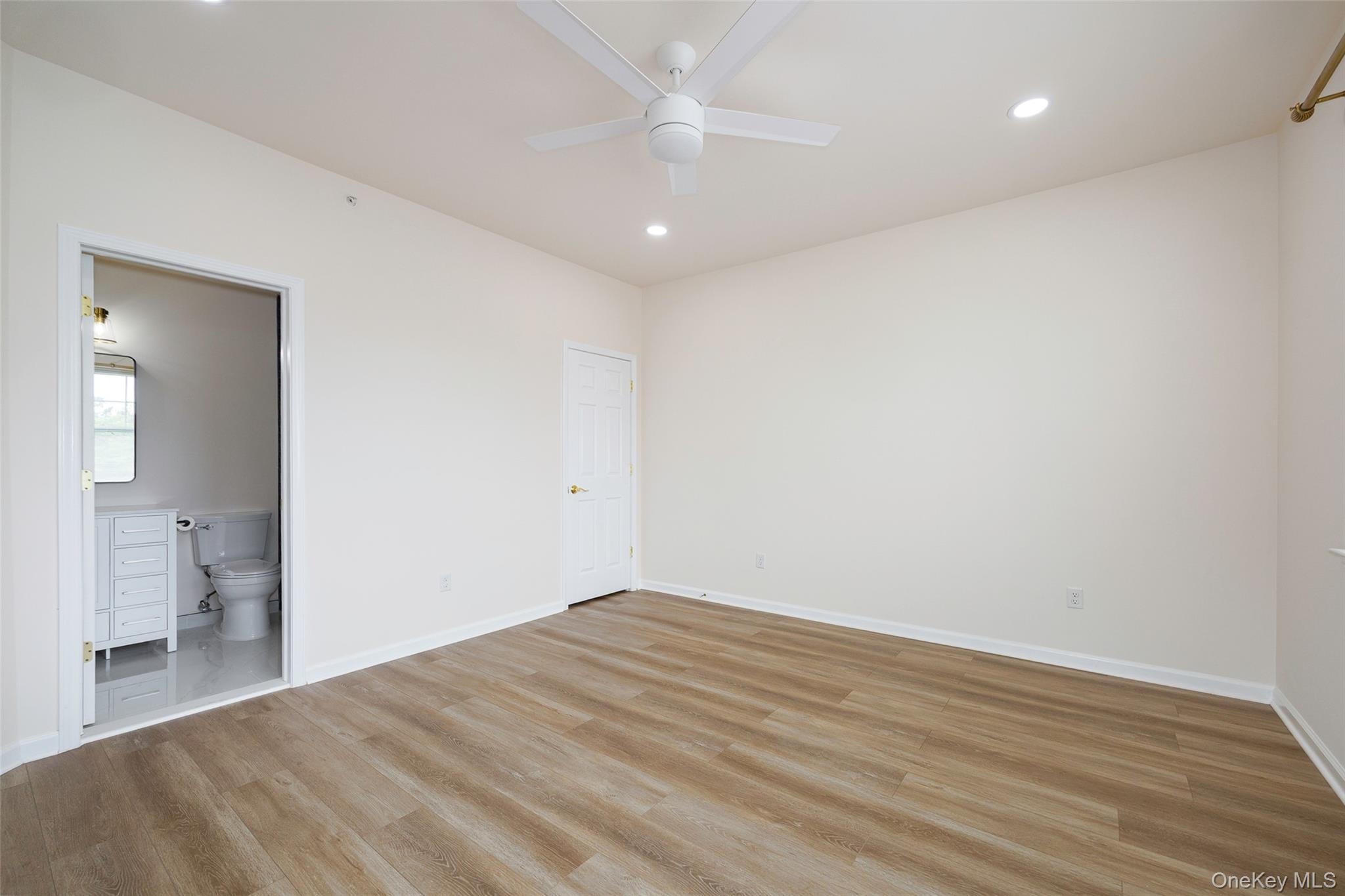 32 Halley Court, Poughkeepsie, NY 12601