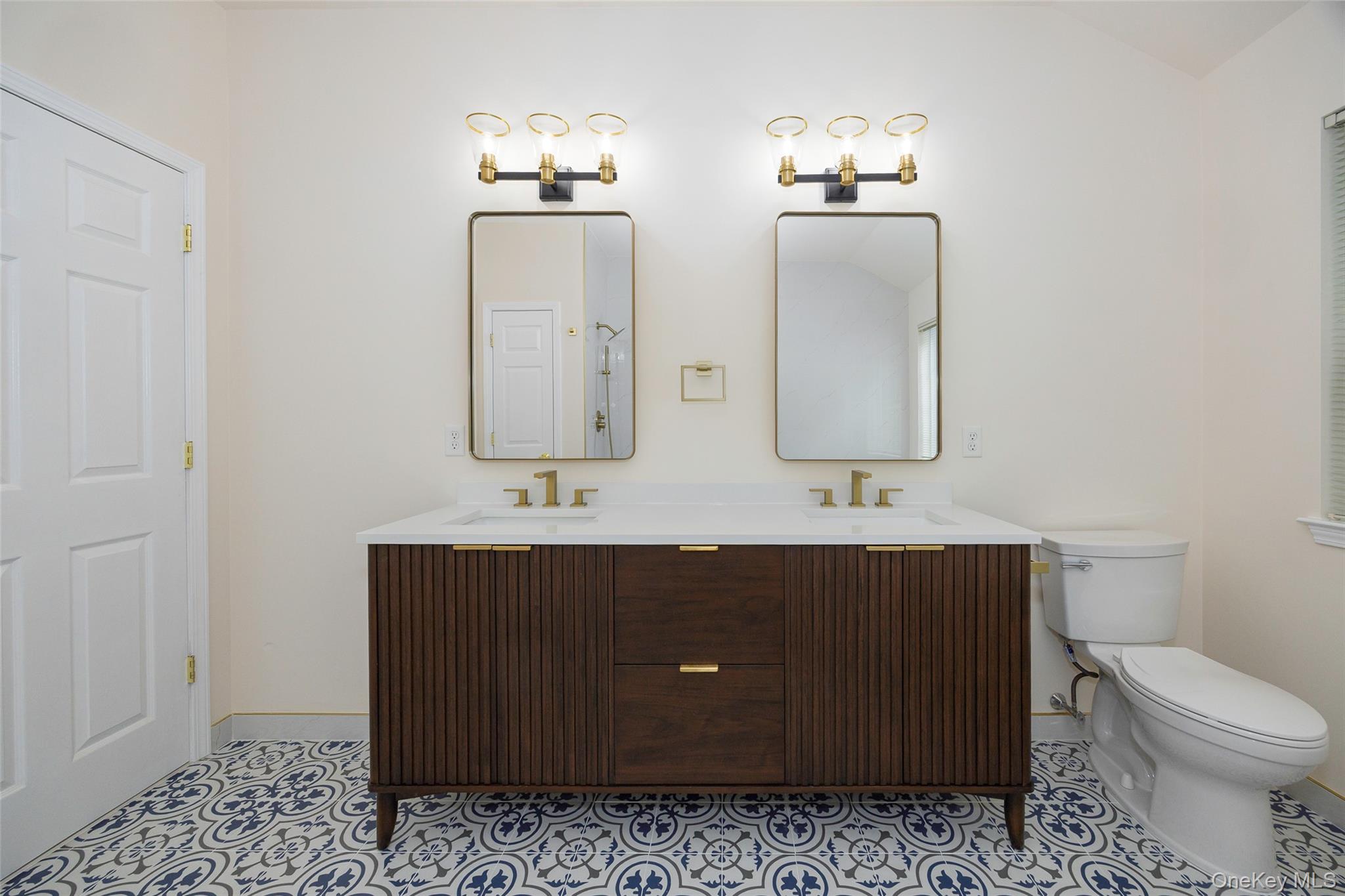 32 Halley Court, Poughkeepsie, NY 12601