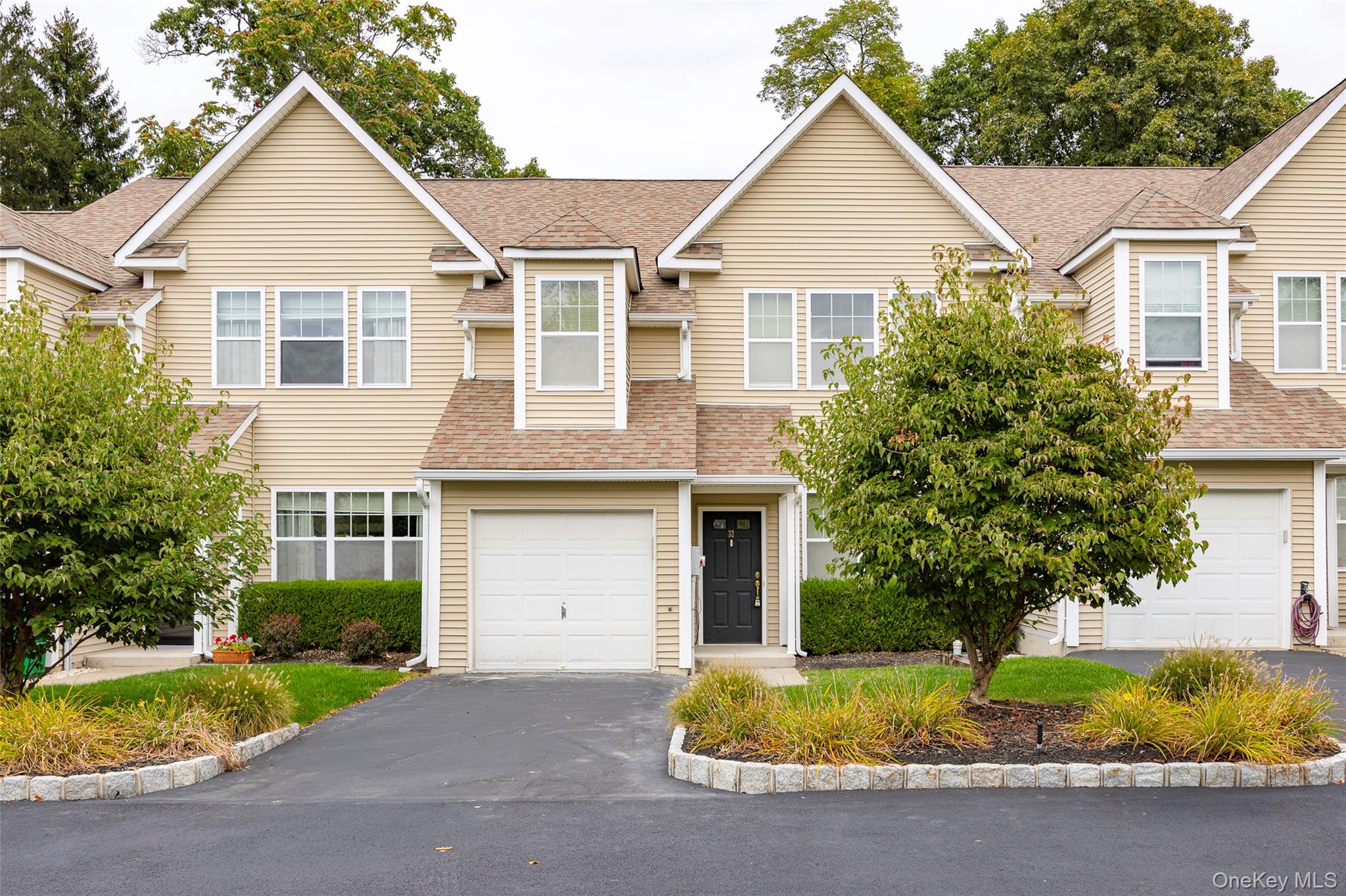 32 Halley Court, Poughkeepsie, NY 12601