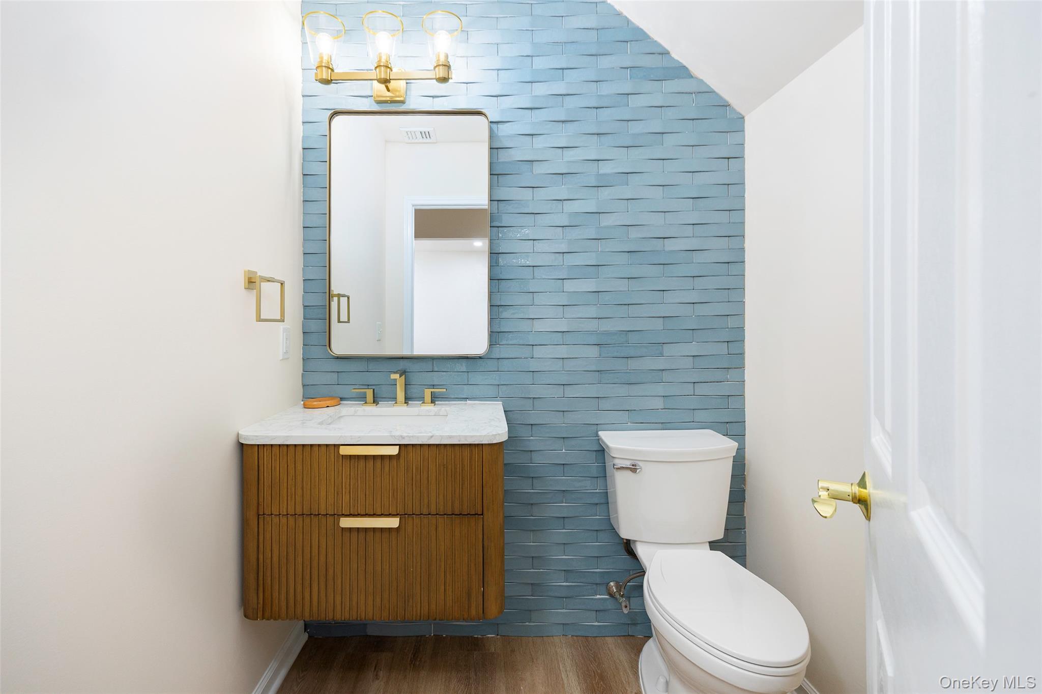 32 Halley Court, Poughkeepsie, NY 12601