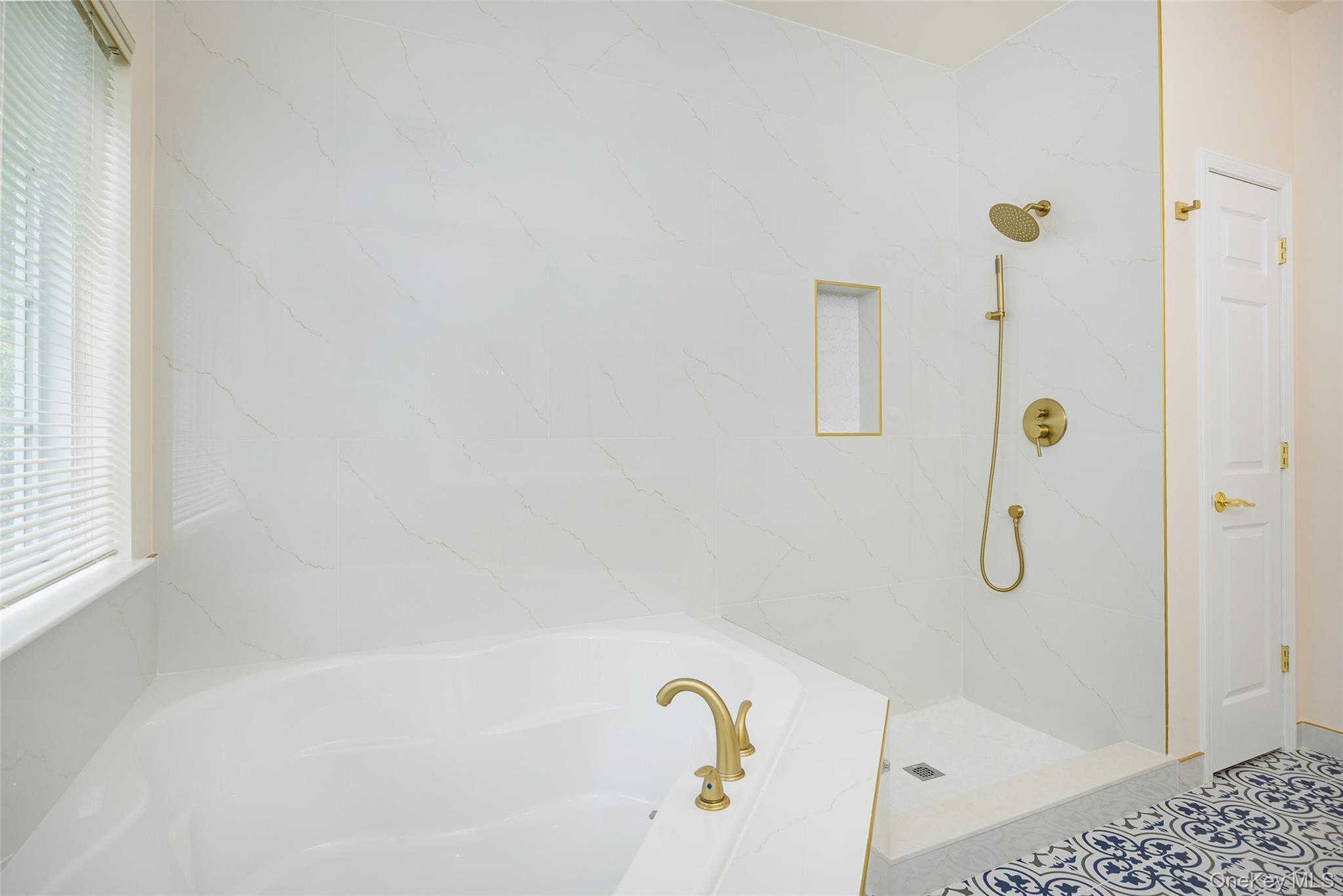 32 Halley Court, Poughkeepsie, NY 12601