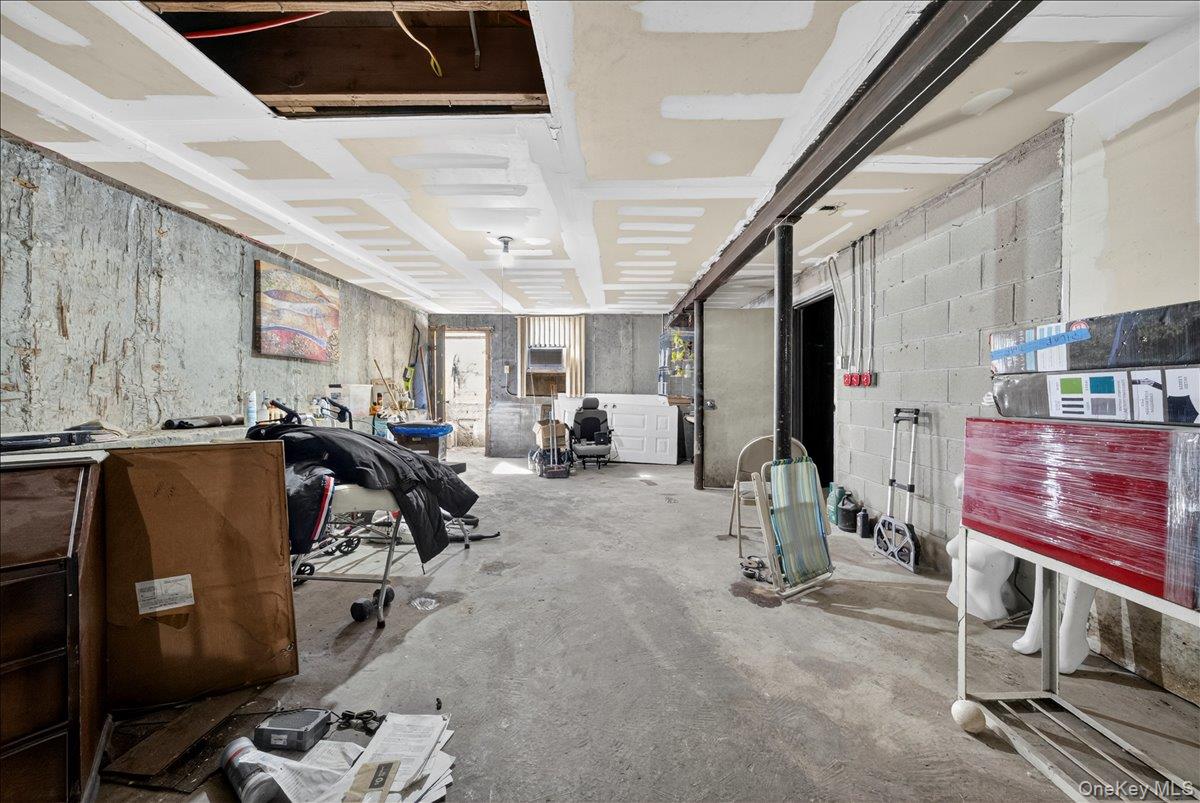 850 E 214th Street, Bronx, NY 10467