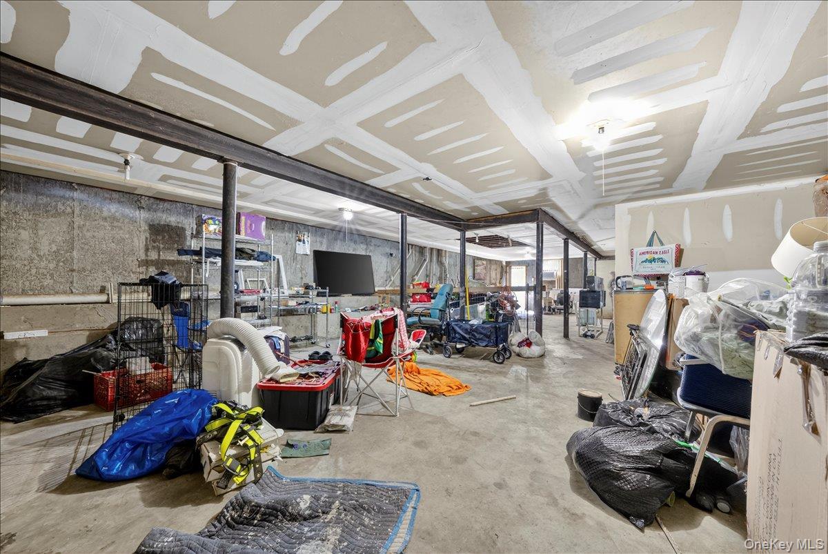 850 E 214th Street, Bronx, NY 10467