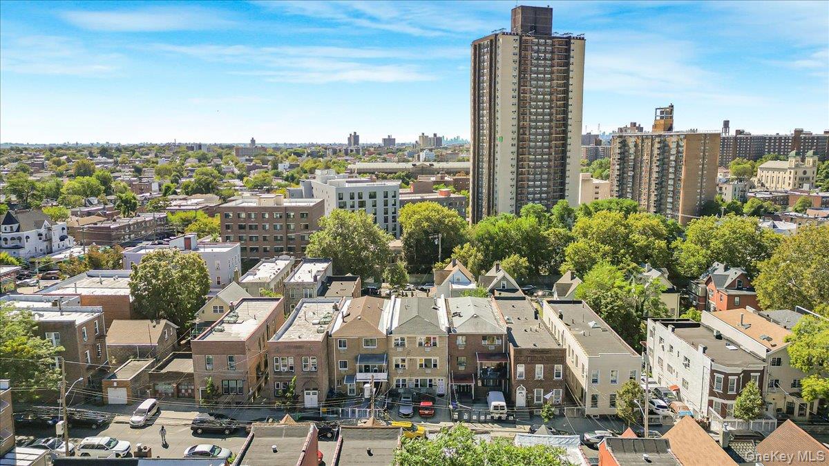 850 E 214th Street, Bronx, NY 10467