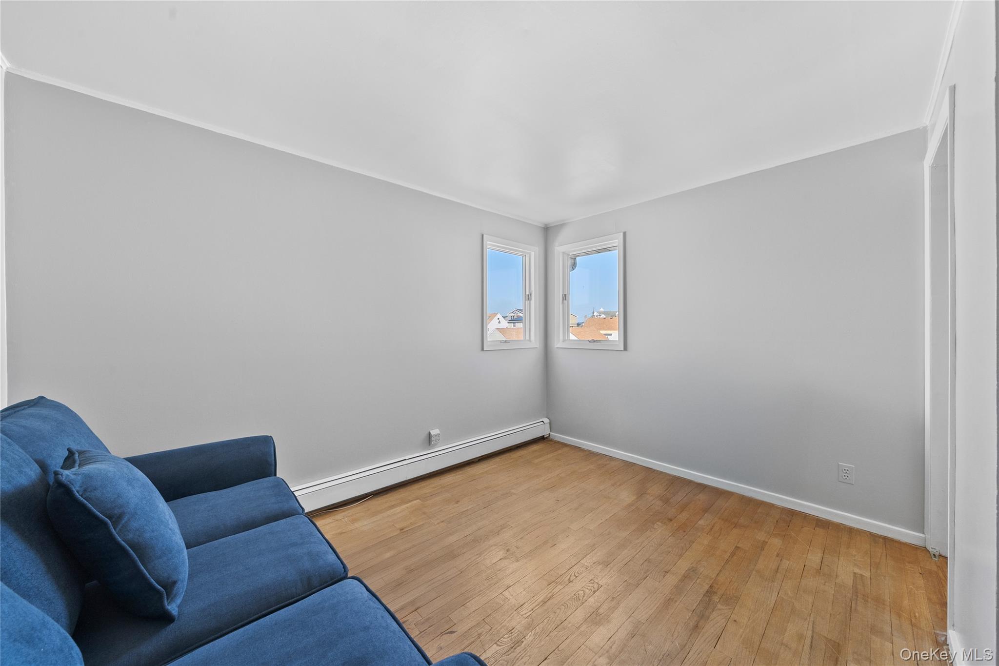 15 Hayes Road, Amity Harbor, NY 11701