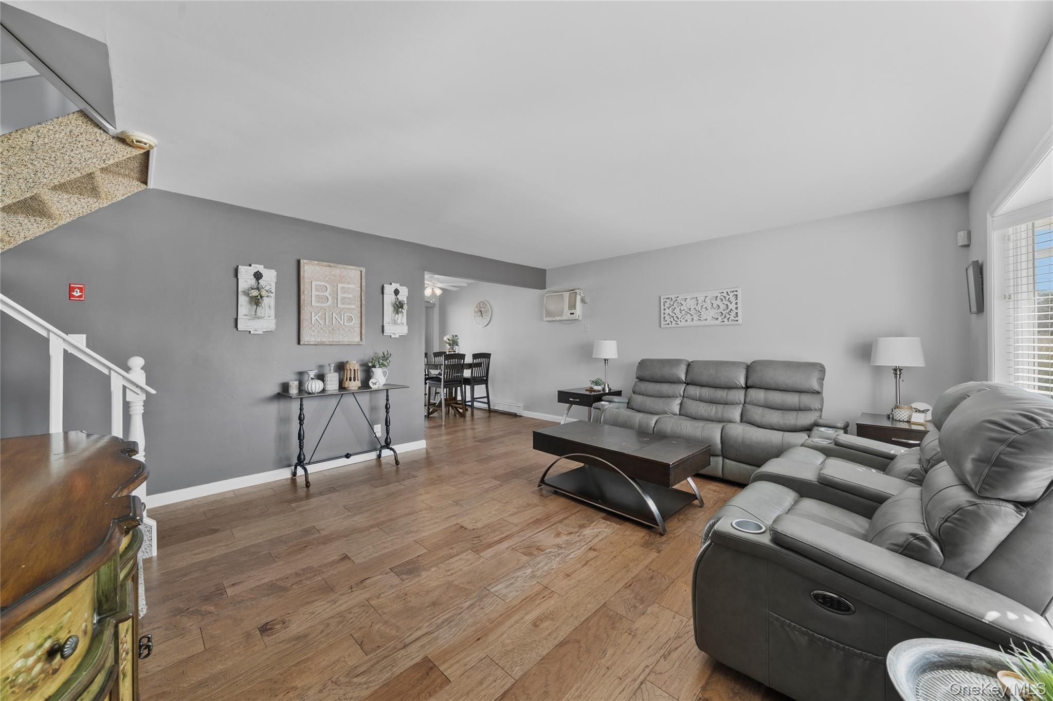 15 Hayes Road, Amity Harbor, NY 11701