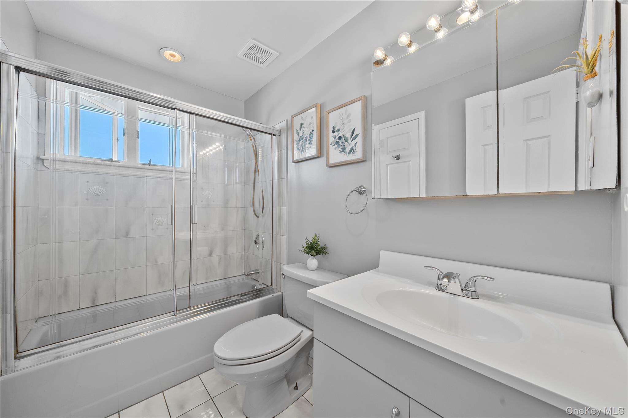 15 Hayes Road, Amity Harbor, NY 11701