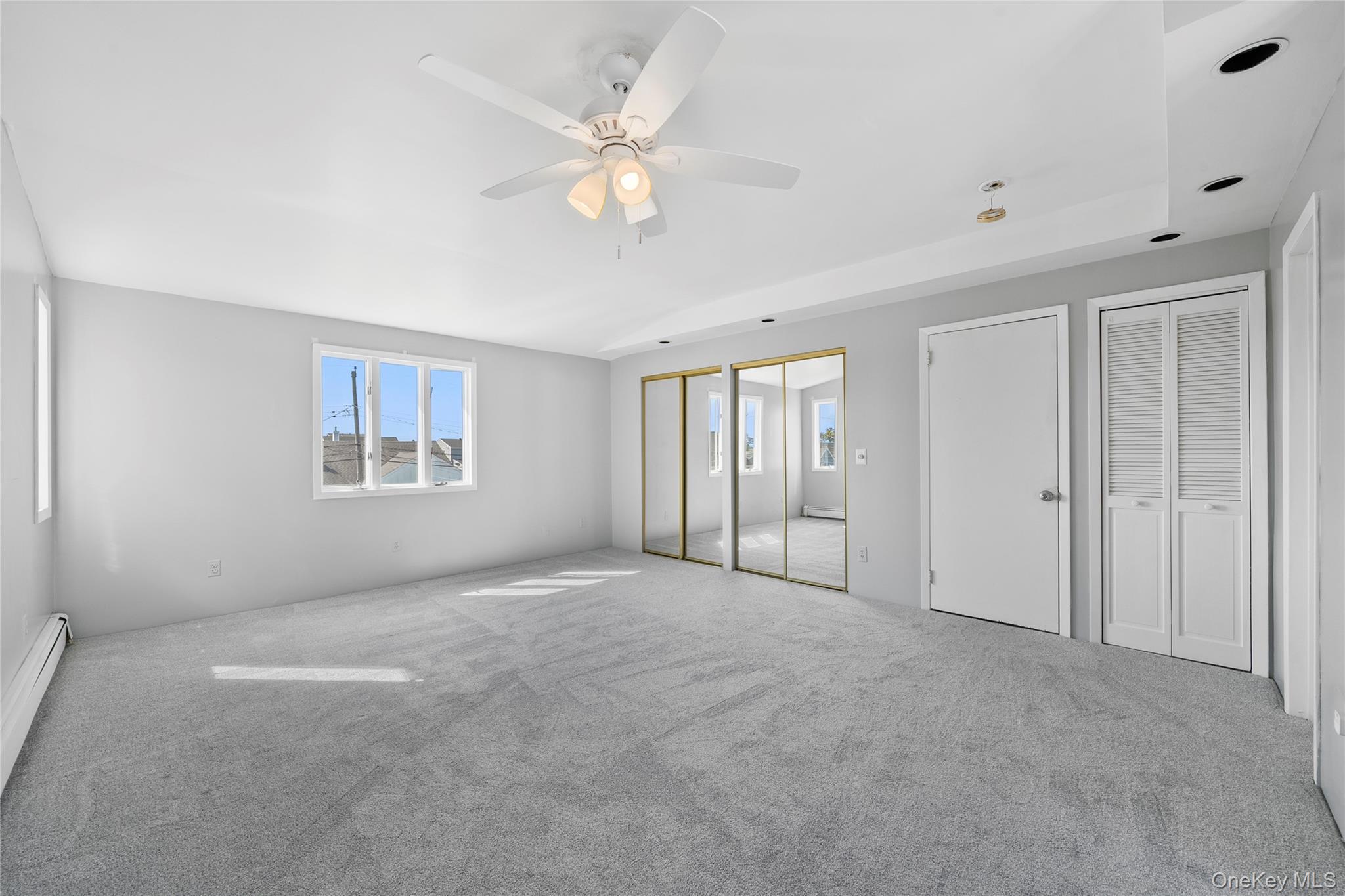 15 Hayes Road, Amity Harbor, NY 11701