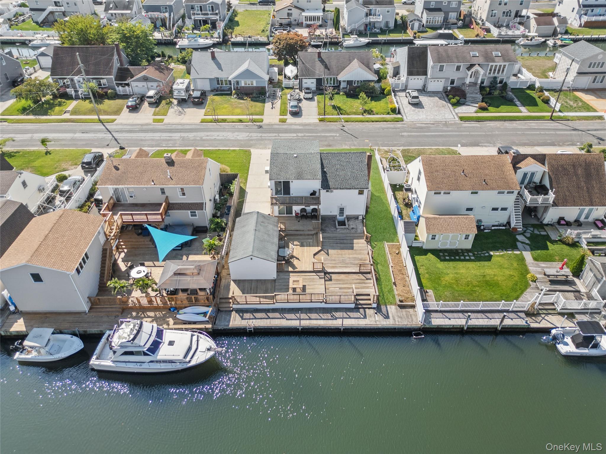 15 Hayes Road, Amity Harbor, NY 11701