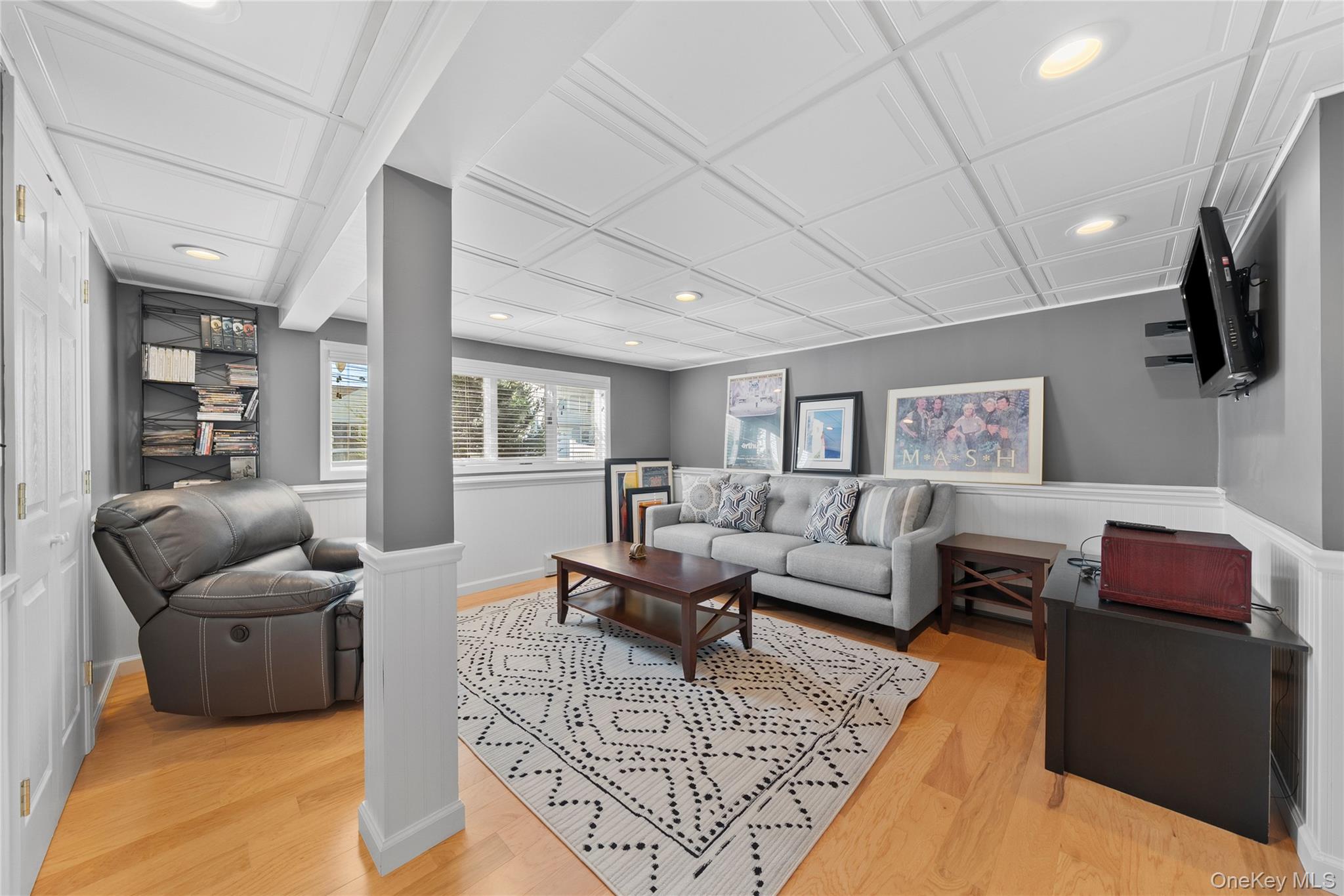 15 Hayes Road, Amity Harbor, NY 11701